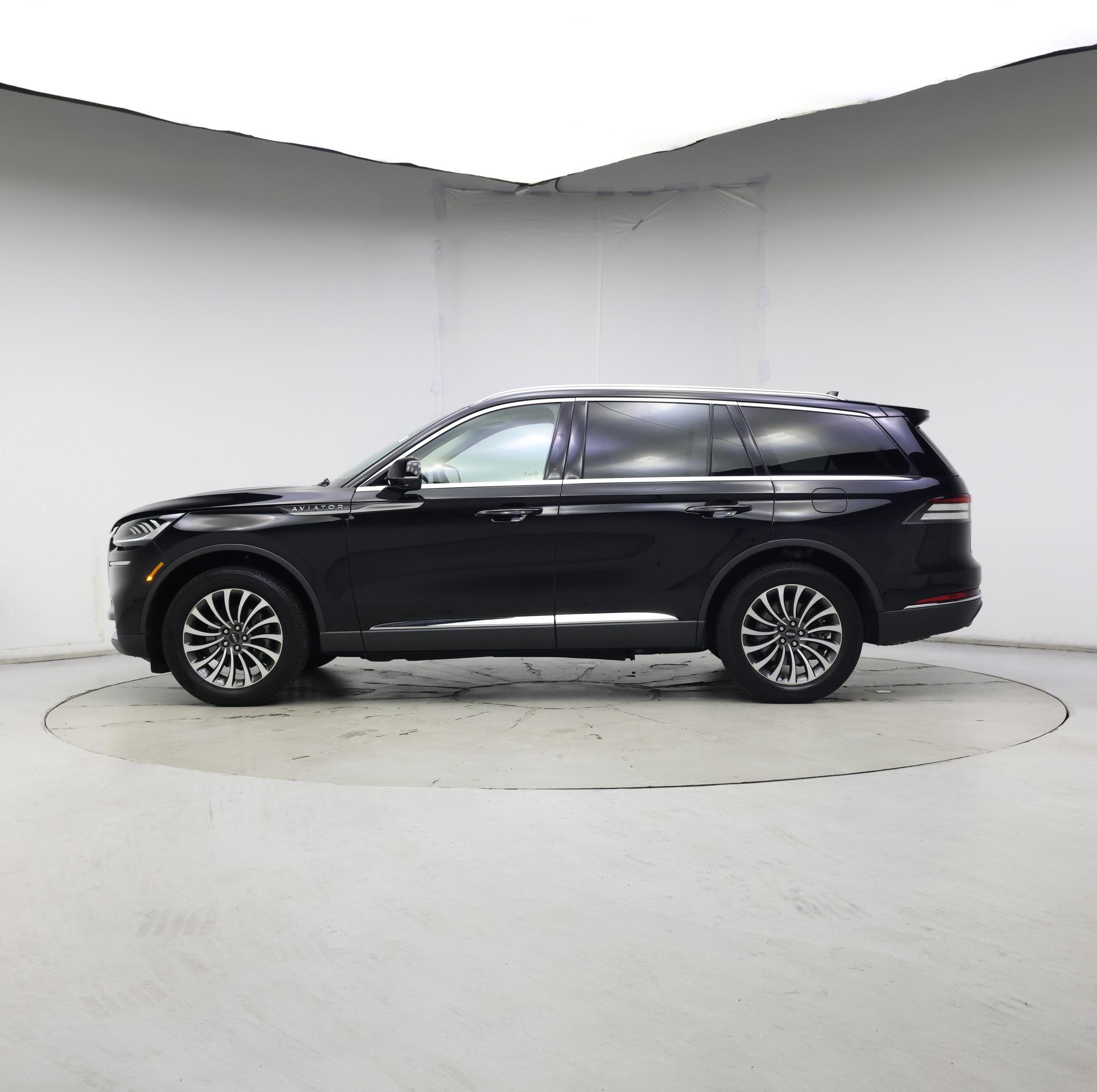 Thumbnail: 2022 Lincoln Aviator - 3