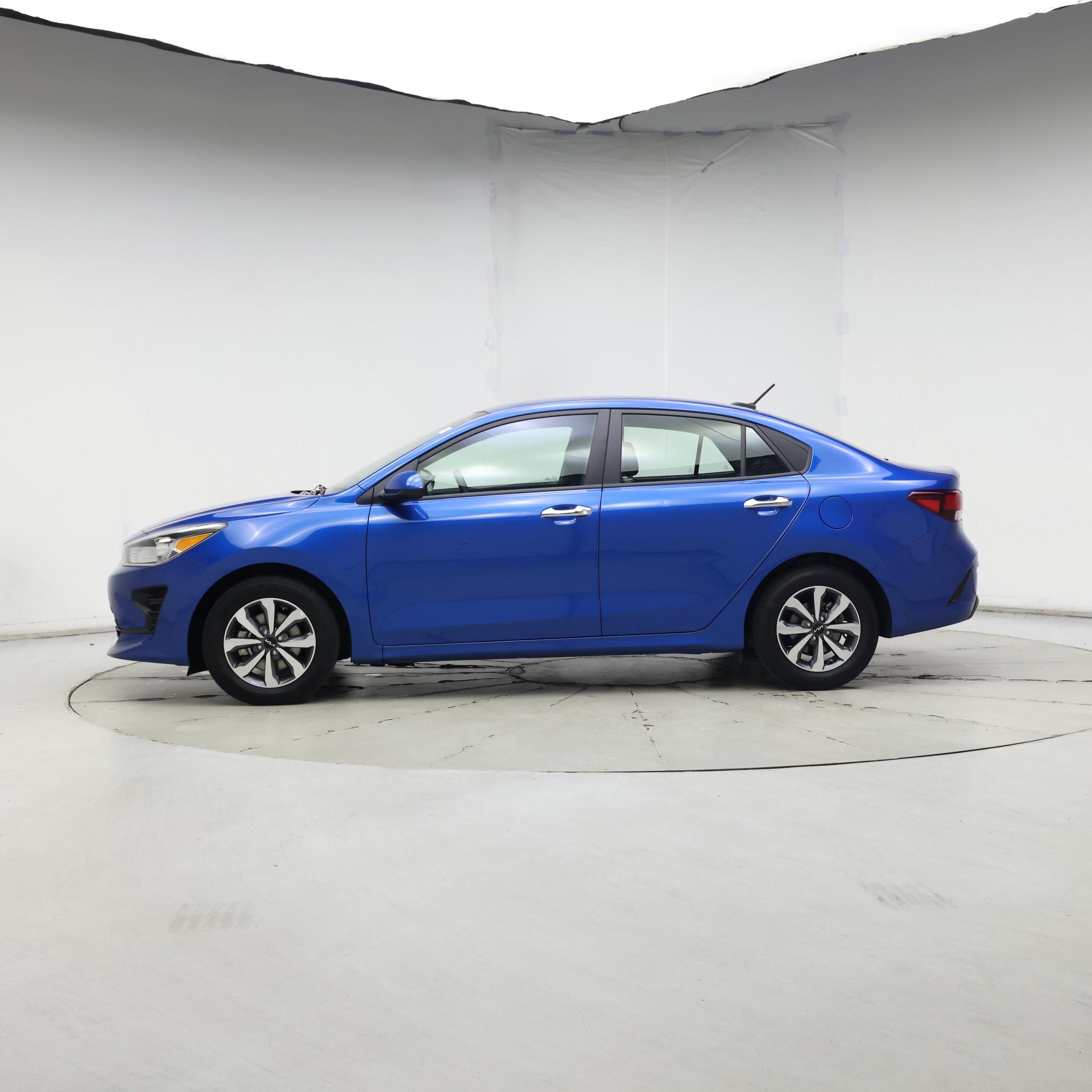 Thumbnail: 2023 Kia Rio - 3