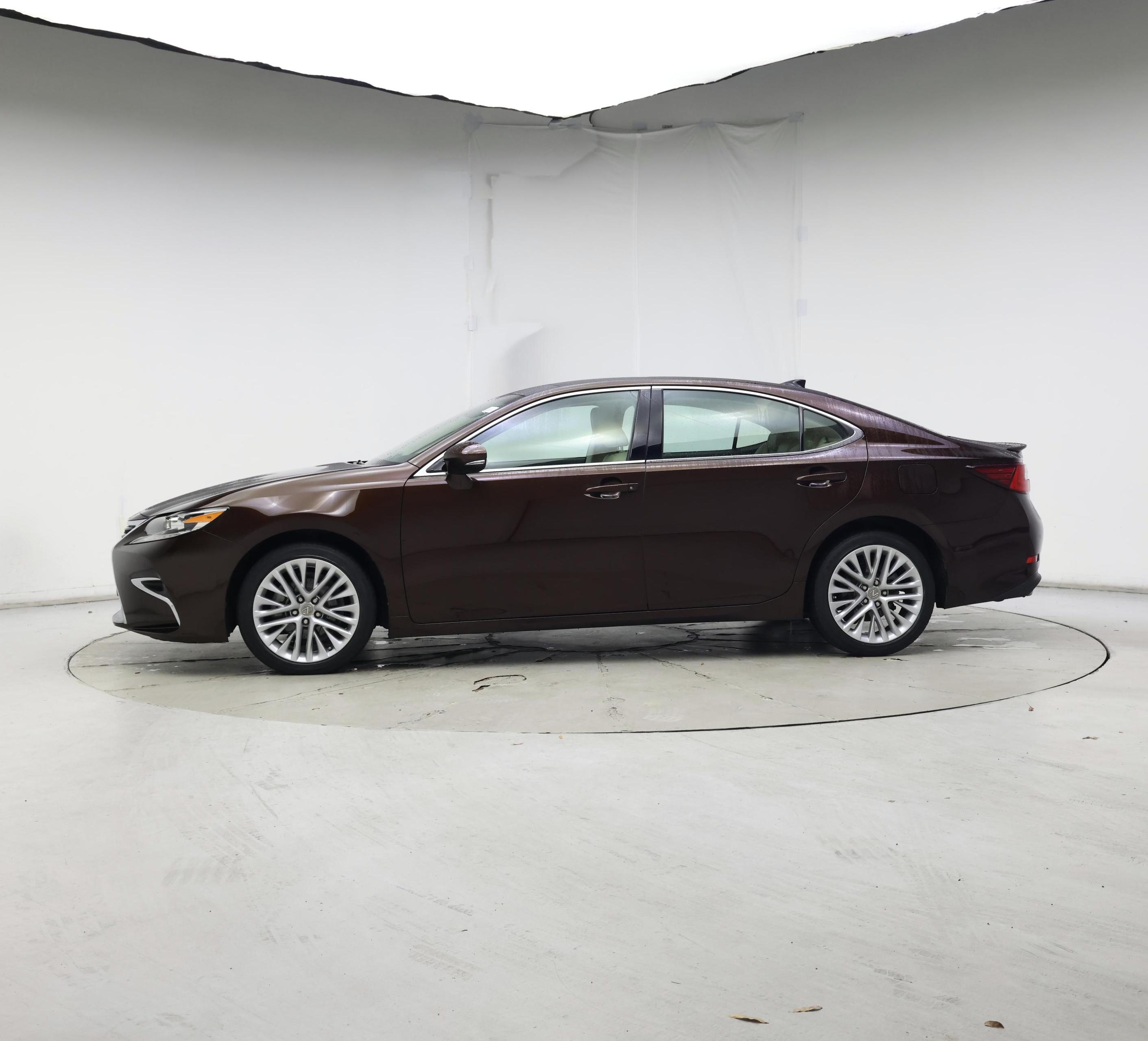 Thumbnail: 2018 Lexus ES - 3