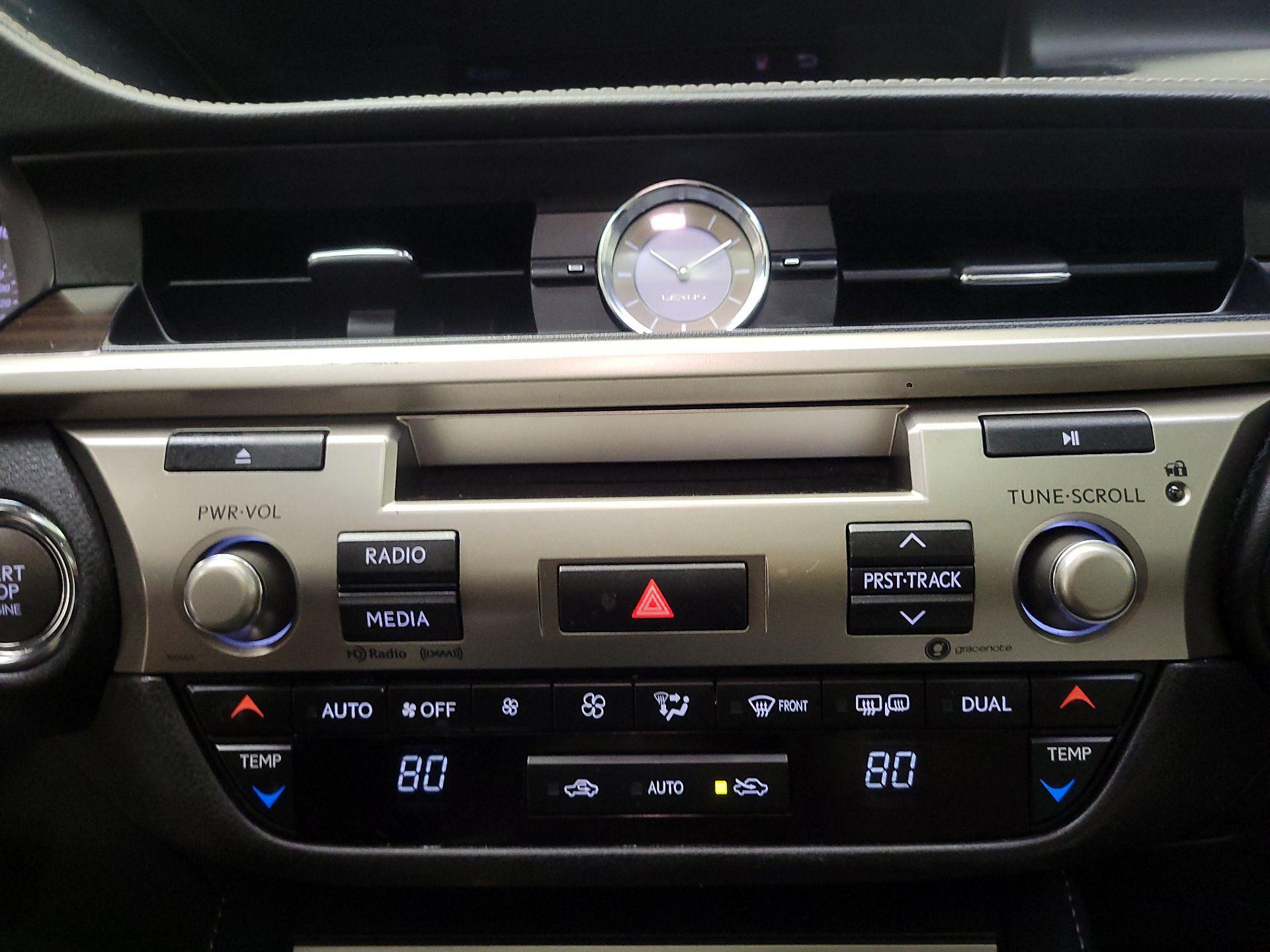 Thumbnail: 2017 Lexus ES - 16