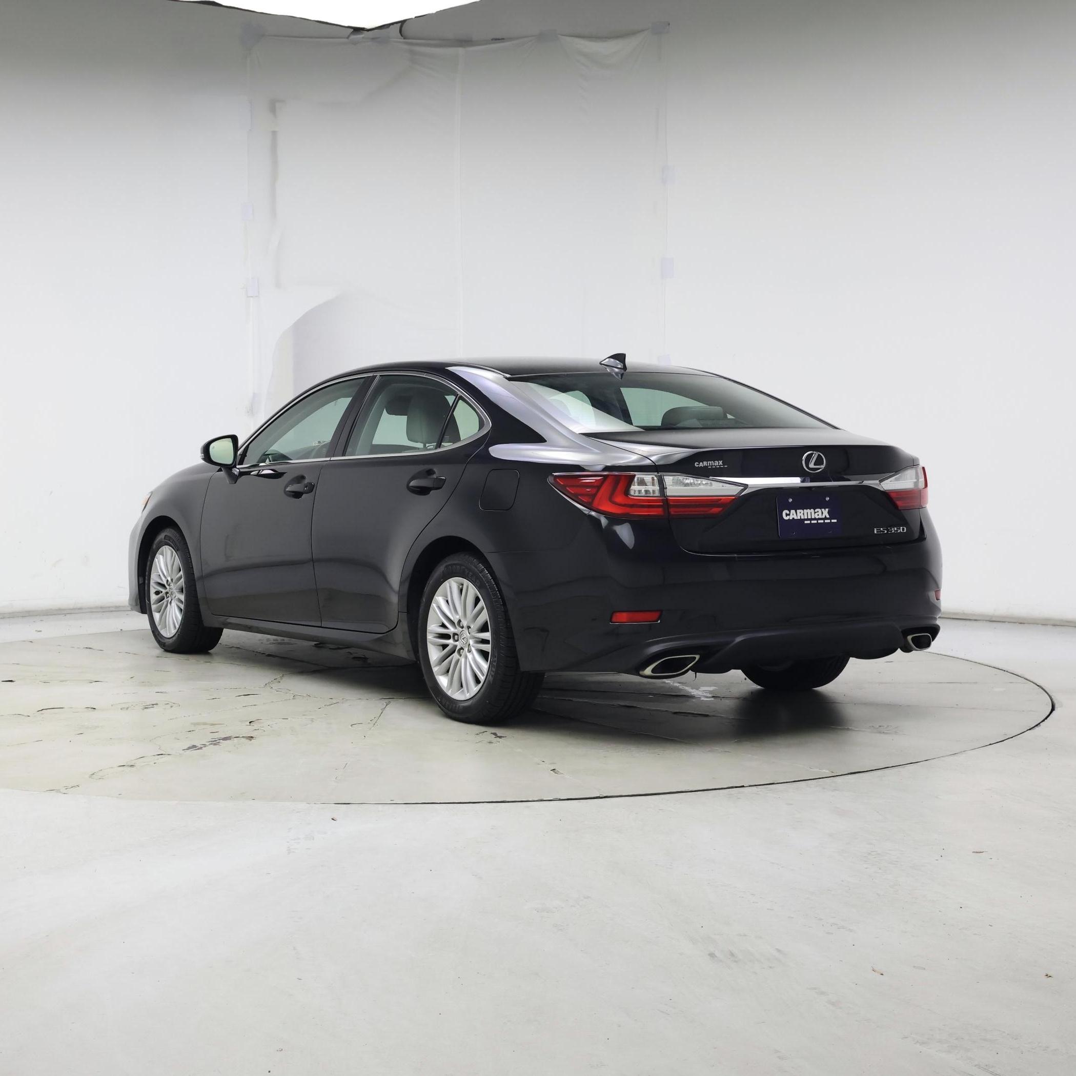 Thumbnail: 2017 Lexus ES - 2