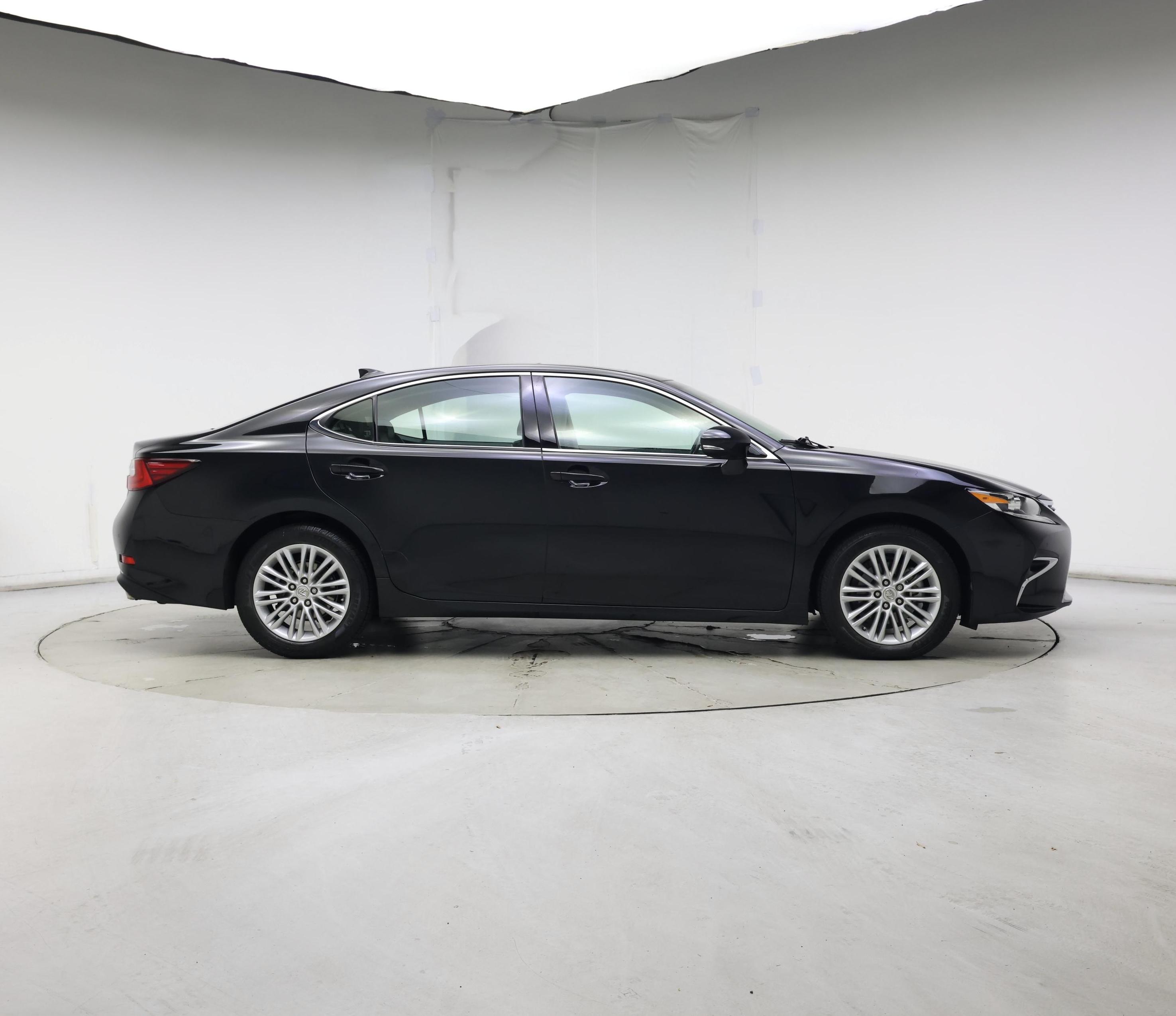 Thumbnail: 2017 Lexus ES - 7
