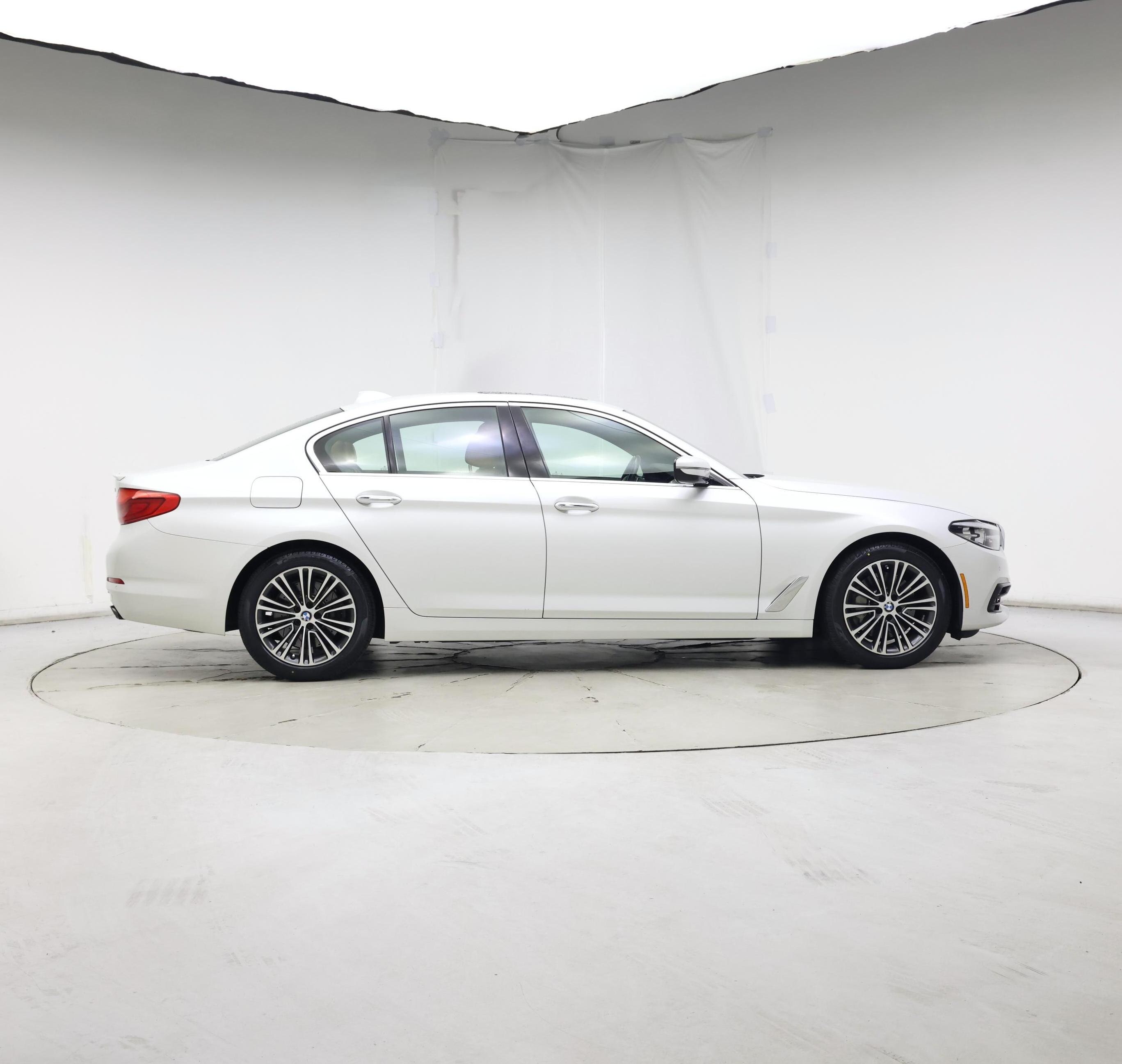 Thumbnail: 2018 BMW 5 Series - 7