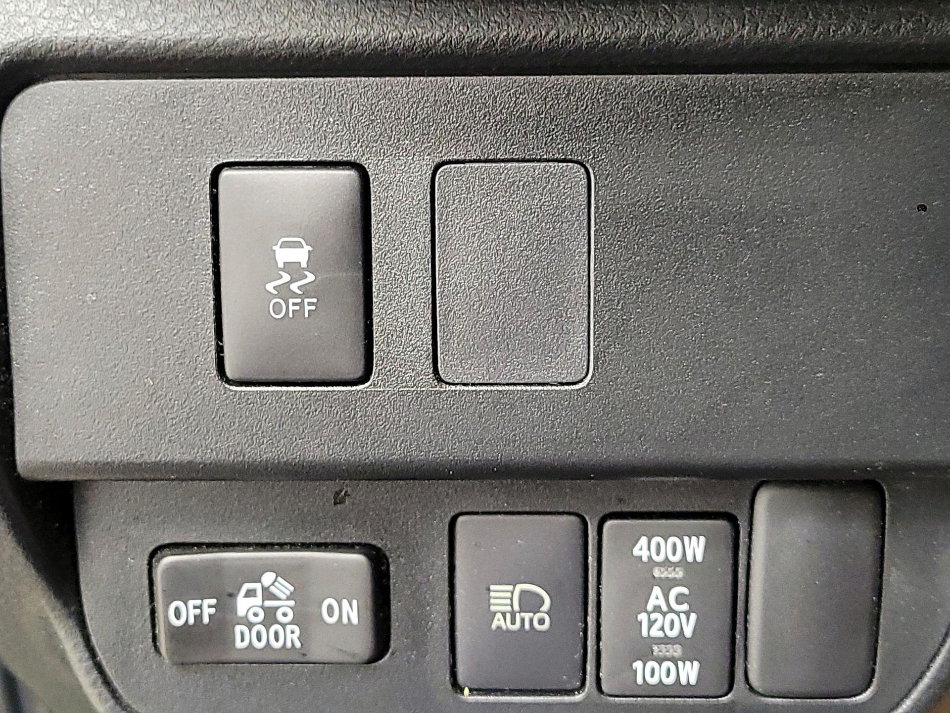 Thumbnail: 2022 Toyota Tacoma - 13