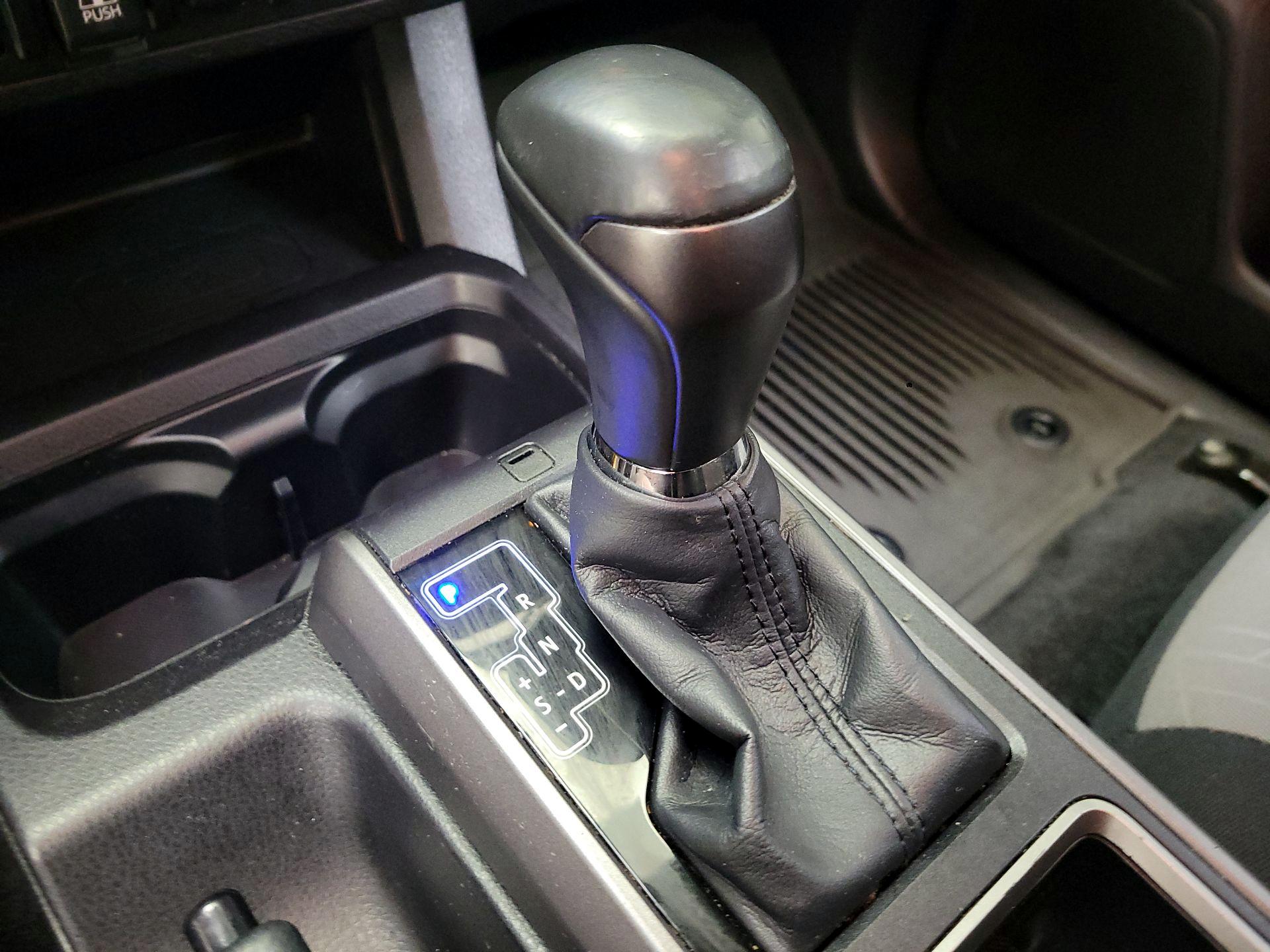 Thumbnail: 2022 Toyota Tacoma - 17