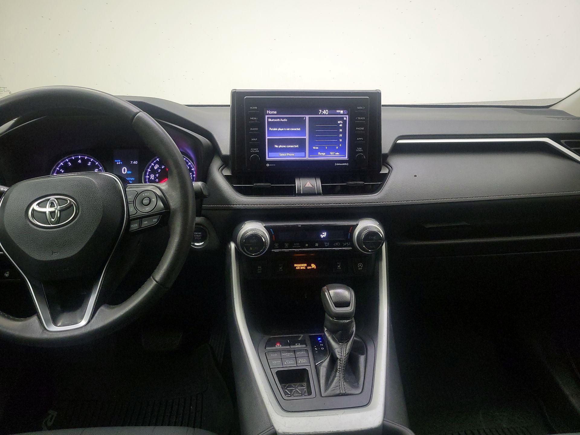 Thumbnail: 2020 Toyota RAV4 - 9