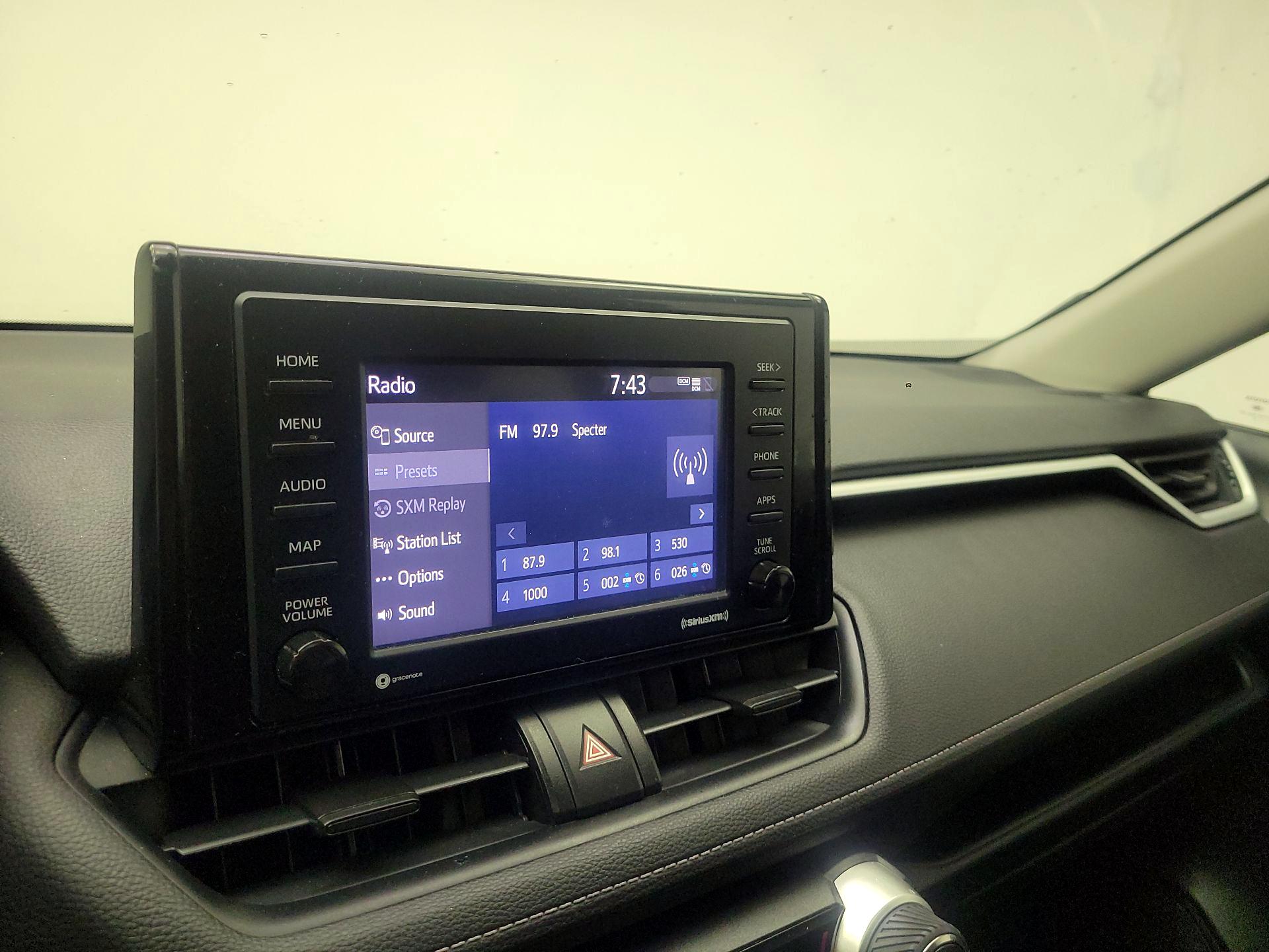 Thumbnail: 2020 Toyota RAV4 - 16