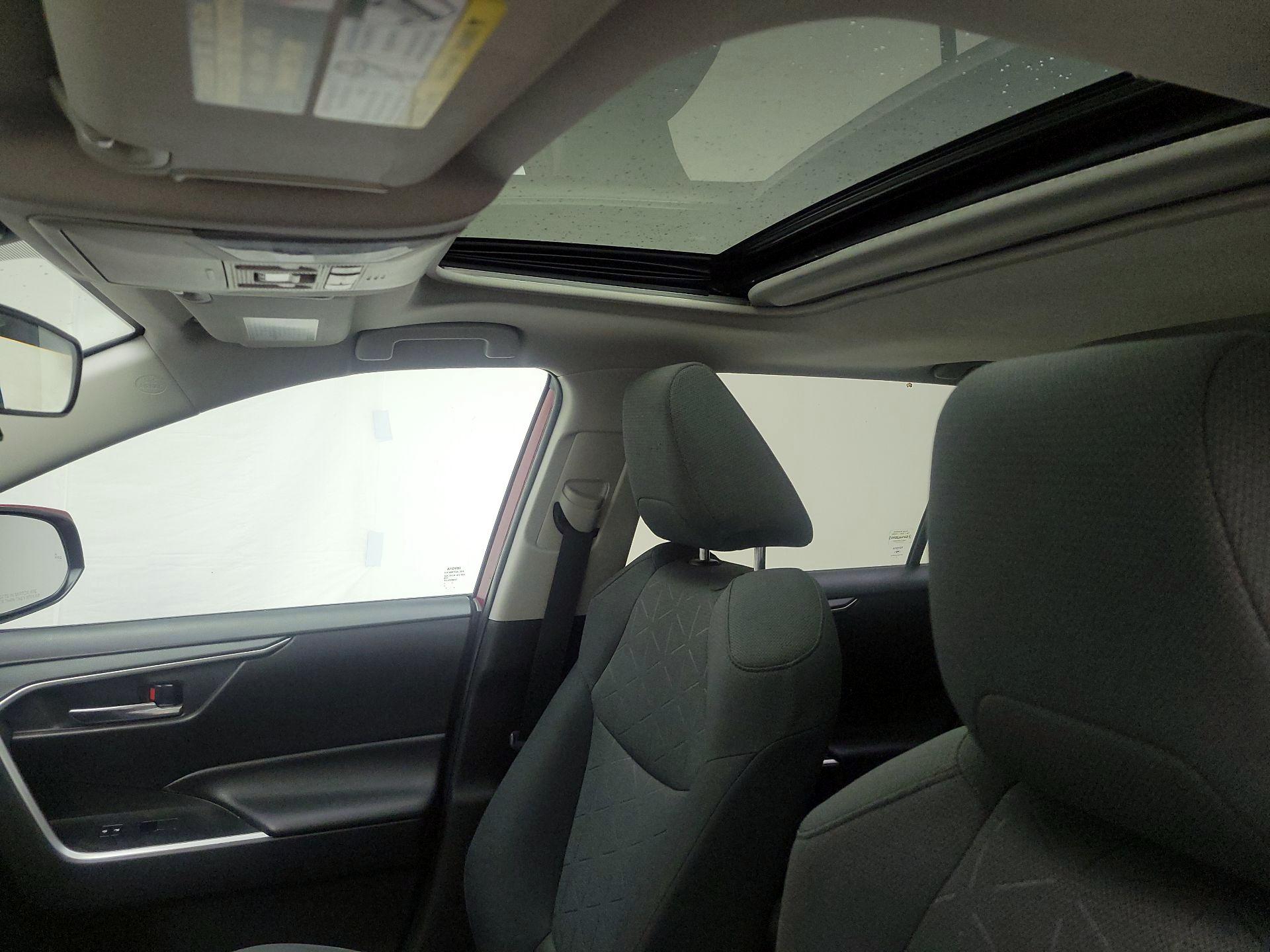 Thumbnail: 2020 Toyota RAV4 - 20