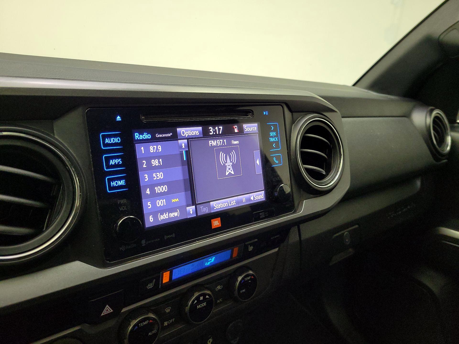 Thumbnail: 2018 Toyota Tacoma - 16