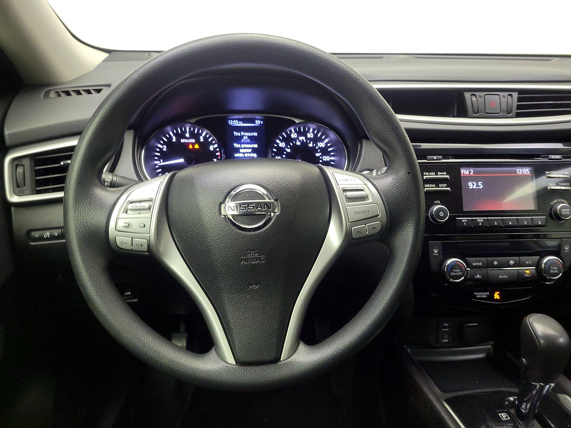 Thumbnail: 2016 Nissan Rogue - 10