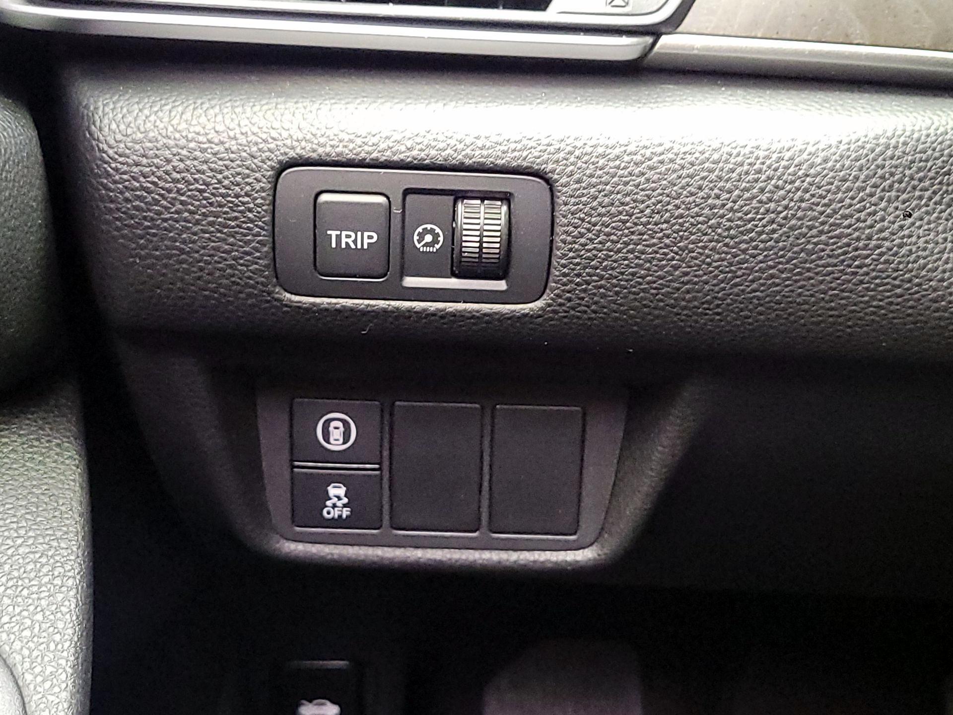 Thumbnail: 2018 Honda Accord - 13