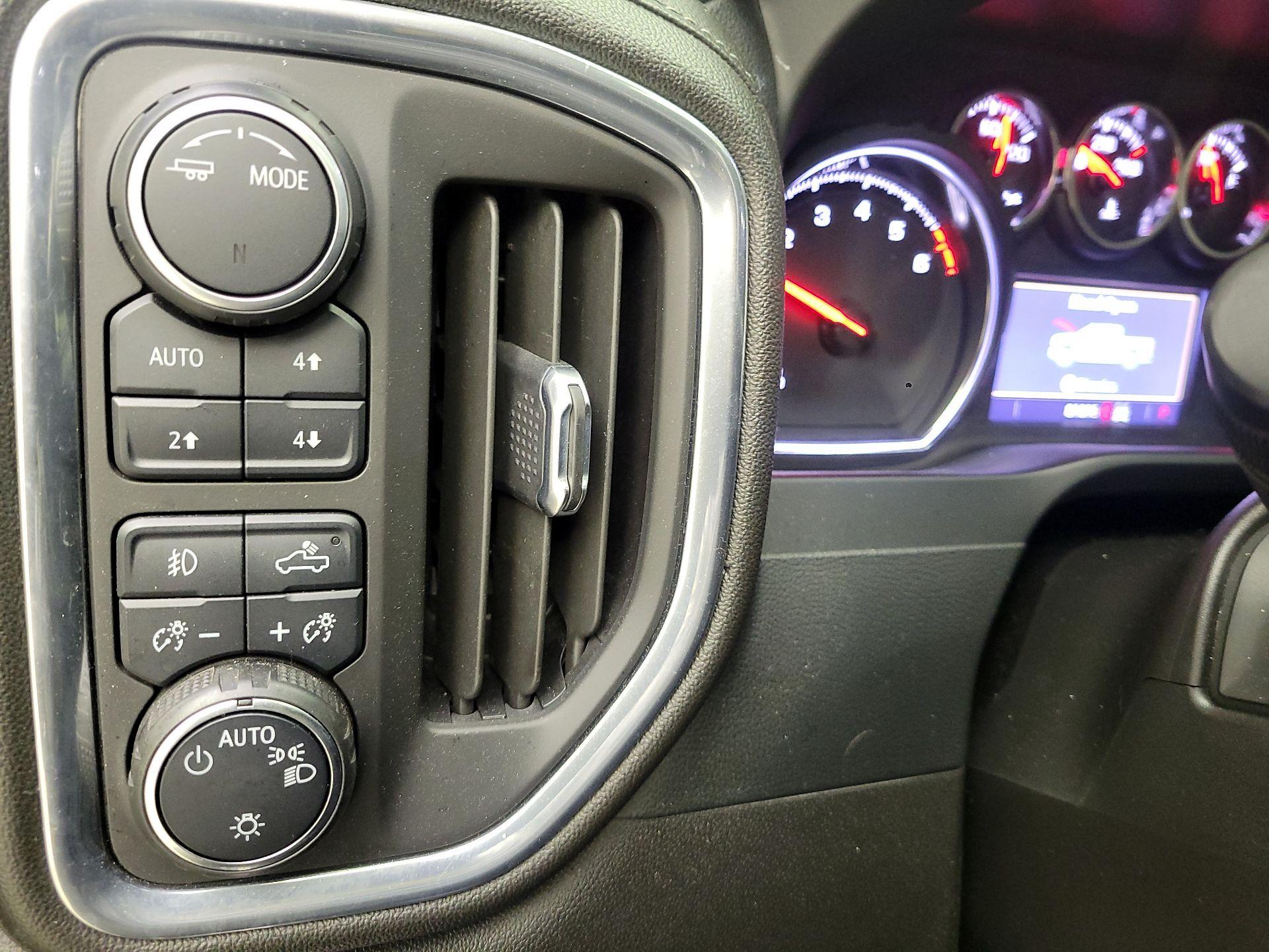 Thumbnail: 2022 Chevrolet Silverado 1500 - 13