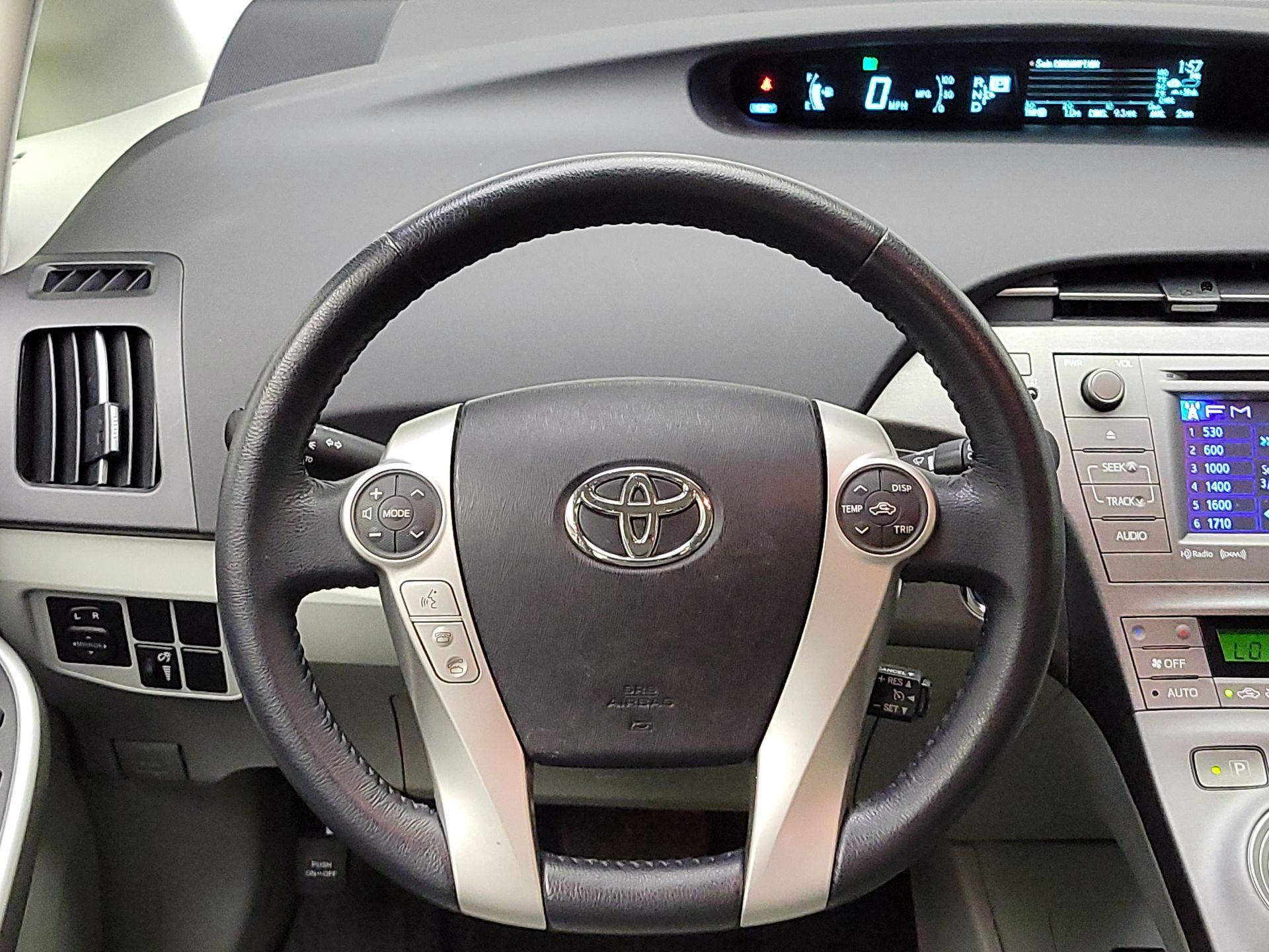 Thumbnail: 2015 Toyota Prius - 10