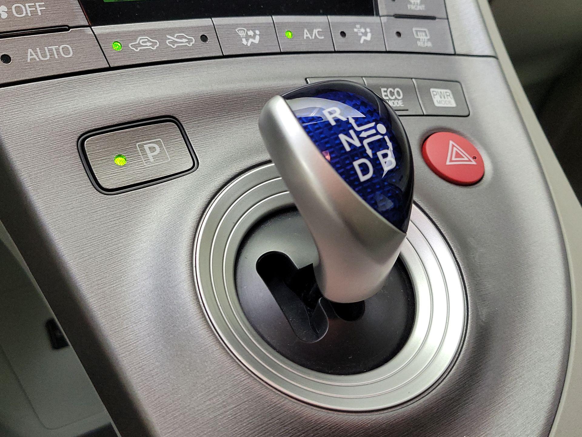 Thumbnail: 2015 Toyota Prius - 17