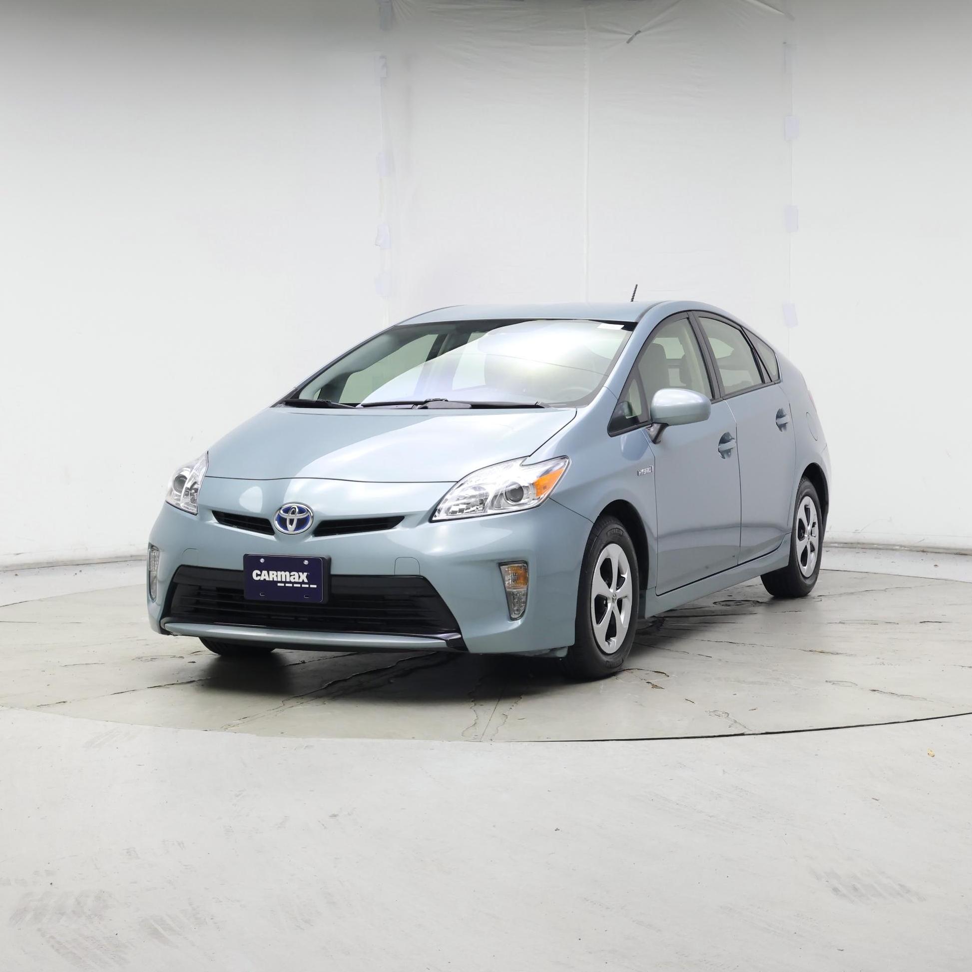 Thumbnail: 2015 Toyota Prius - 4