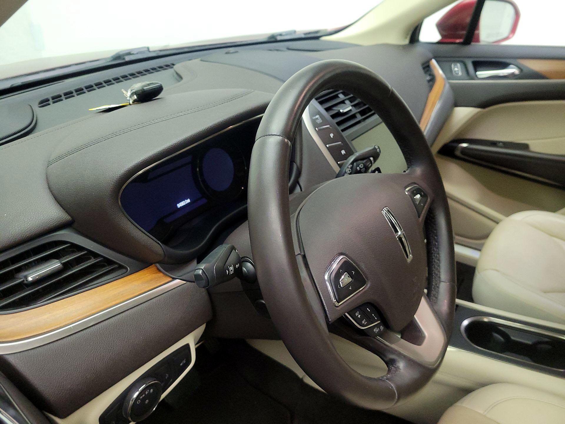 Thumbnail: 2015 Lincoln MKC - 9