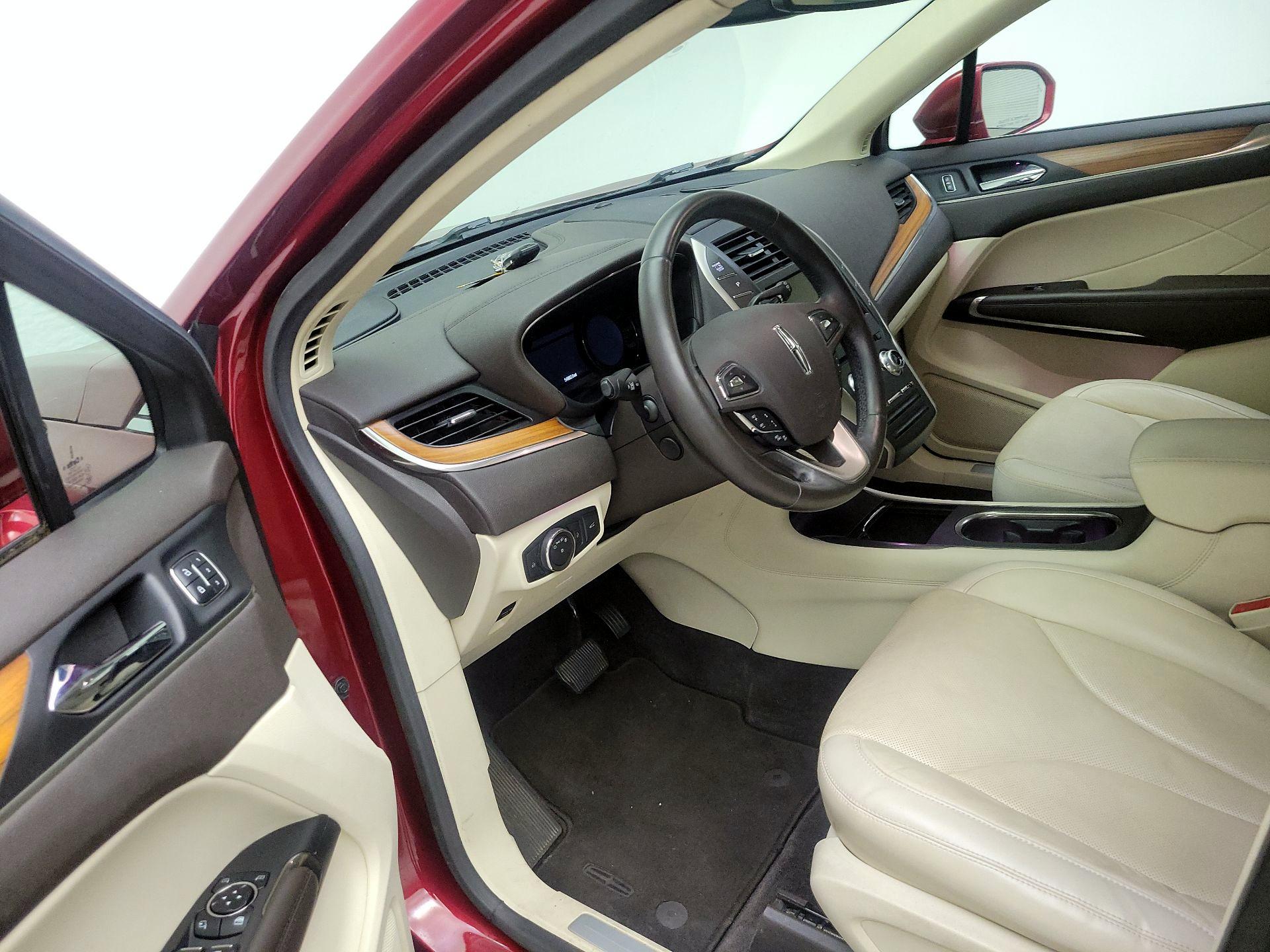 Thumbnail: 2015 Lincoln MKC - 11