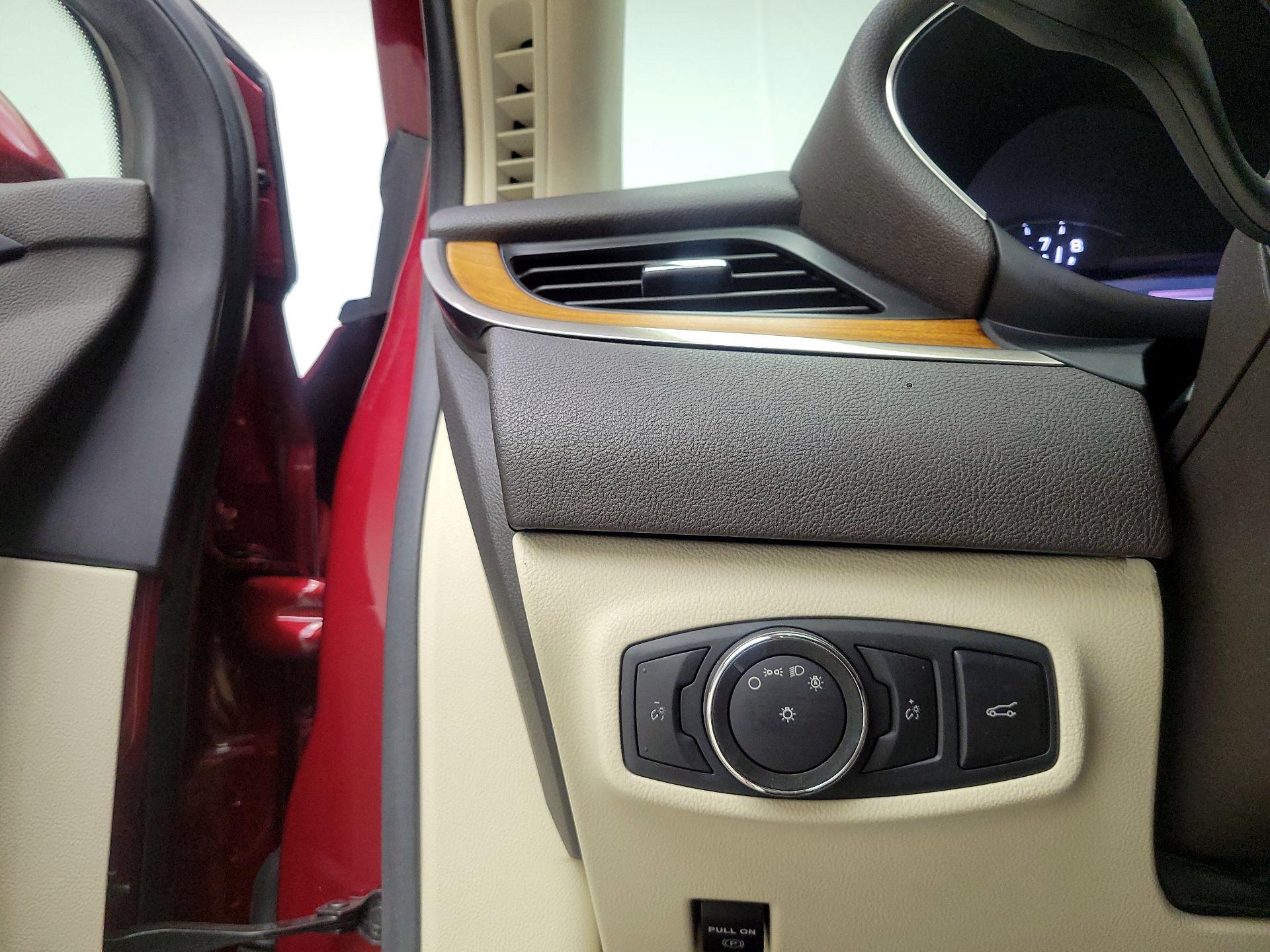 Thumbnail: 2015 Lincoln MKC - 13