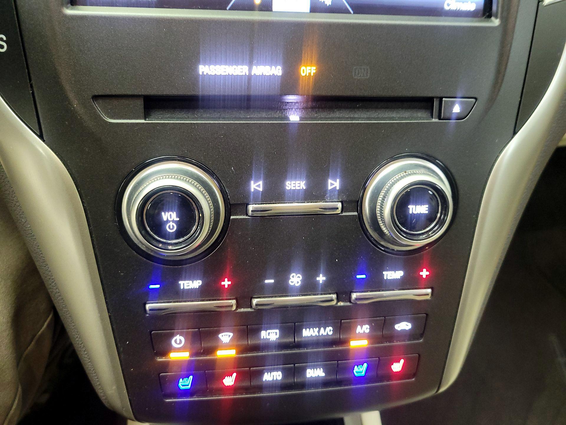 Thumbnail: 2015 Lincoln MKC - 16