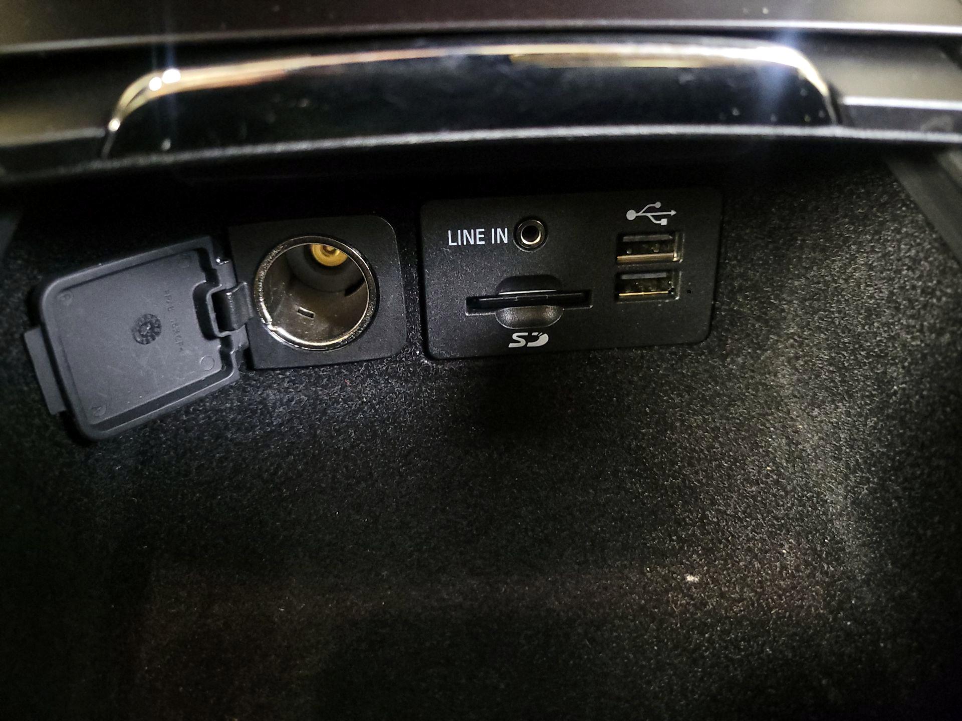 Thumbnail: 2015 Lincoln MKC - 18