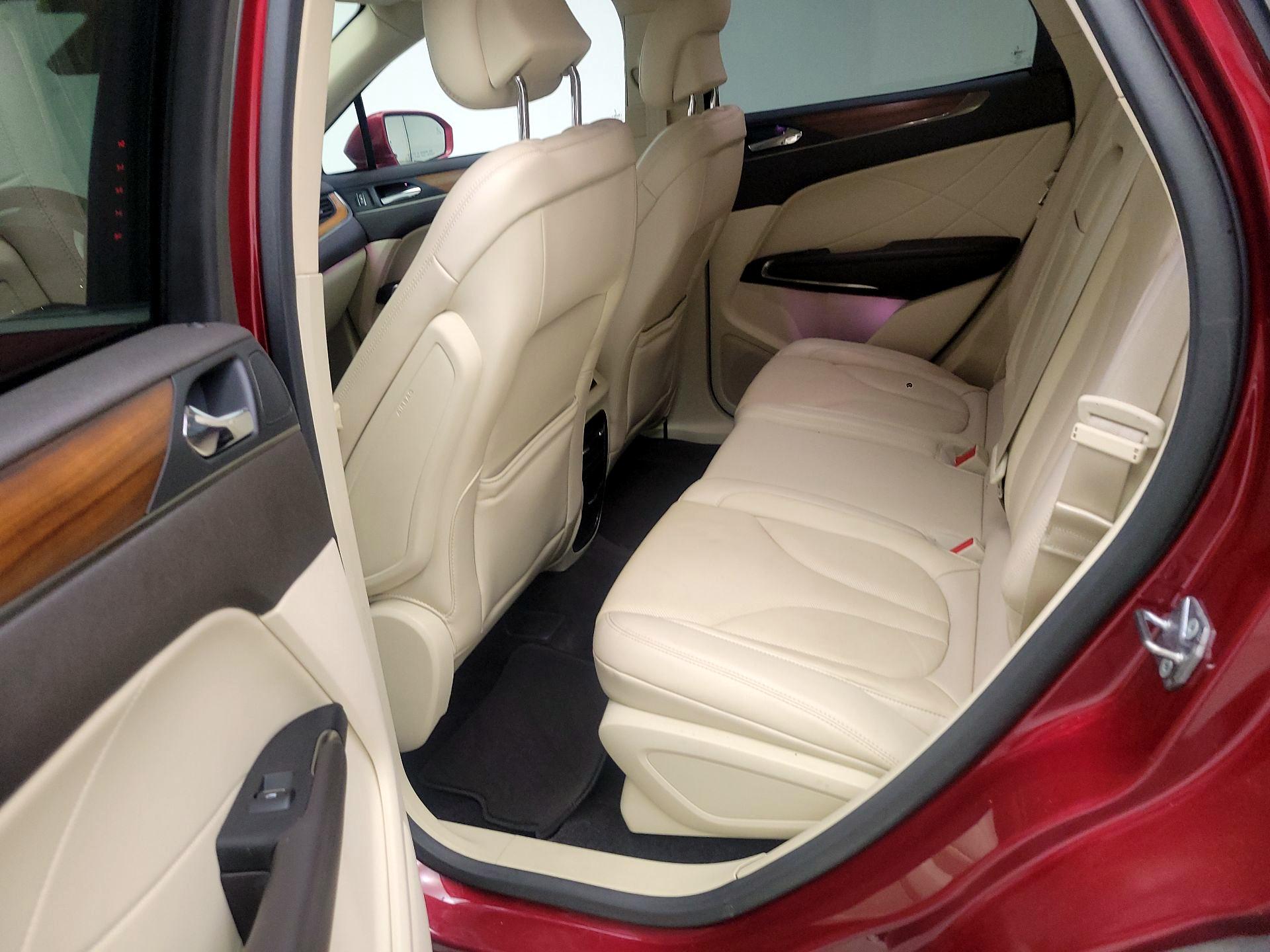 Thumbnail: 2015 Lincoln MKC - 19