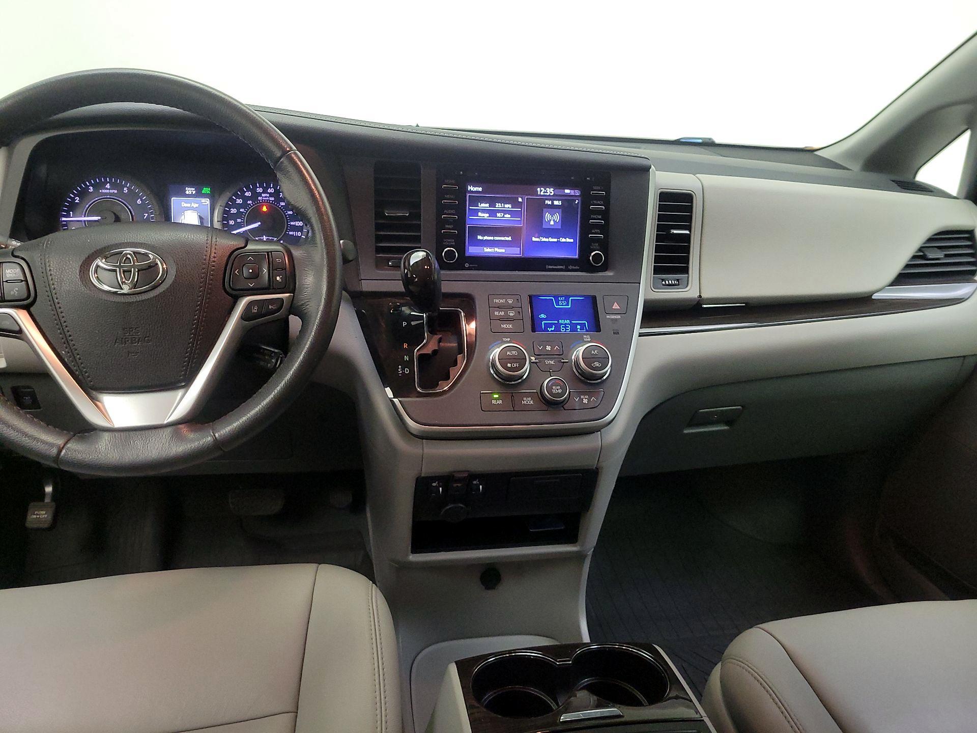 Thumbnail: 2020 Toyota Sienna - 9