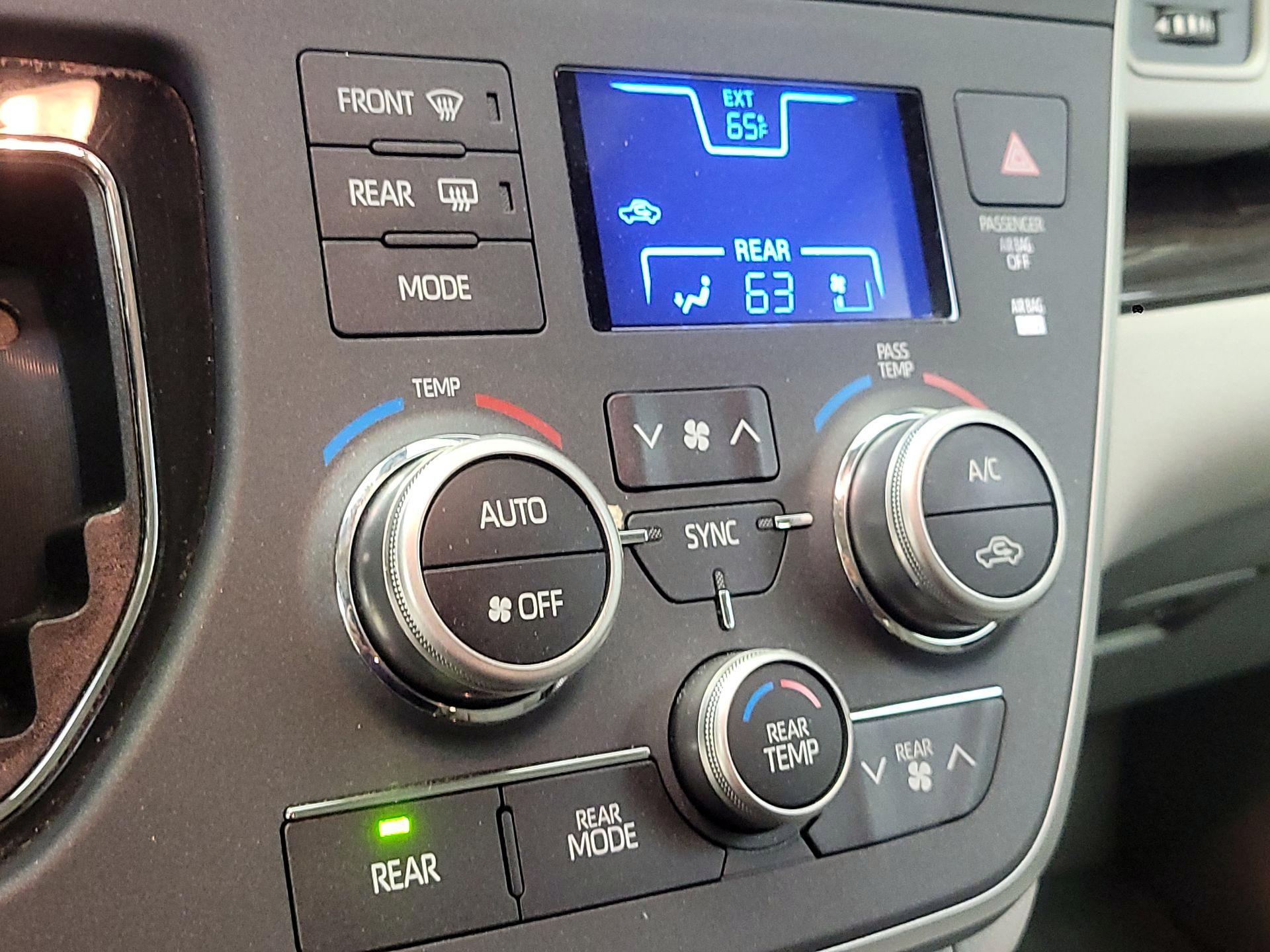 Thumbnail: 2020 Toyota Sienna - 16