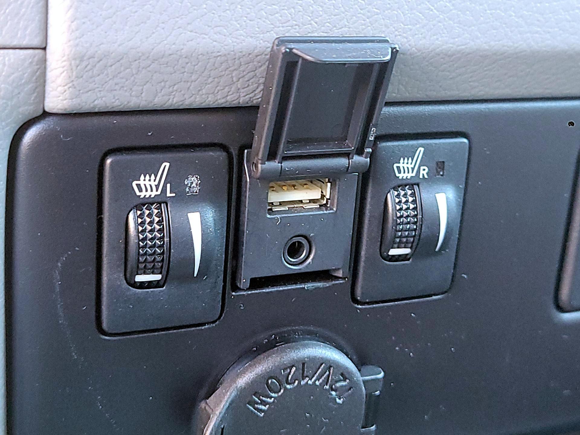 Thumbnail: 2020 Toyota Sienna - 18