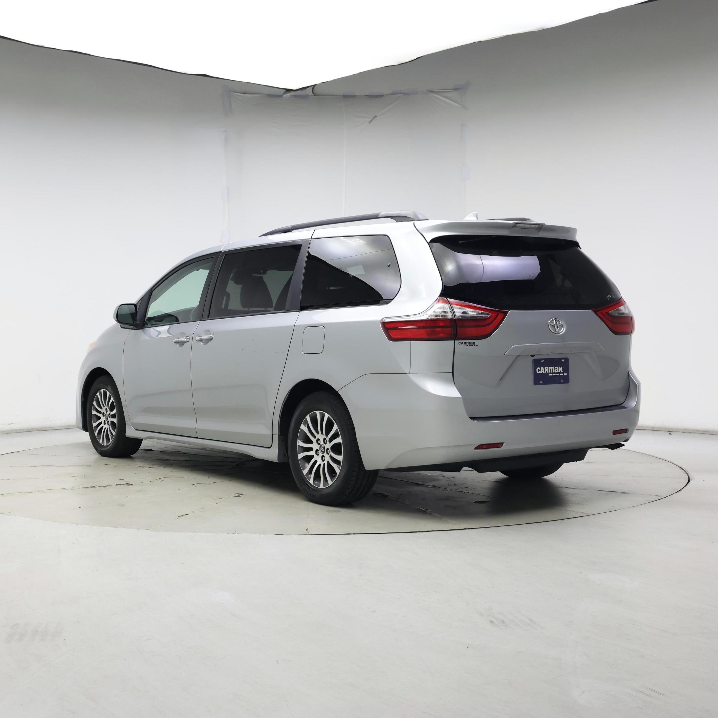 Thumbnail: 2020 Toyota Sienna - 2