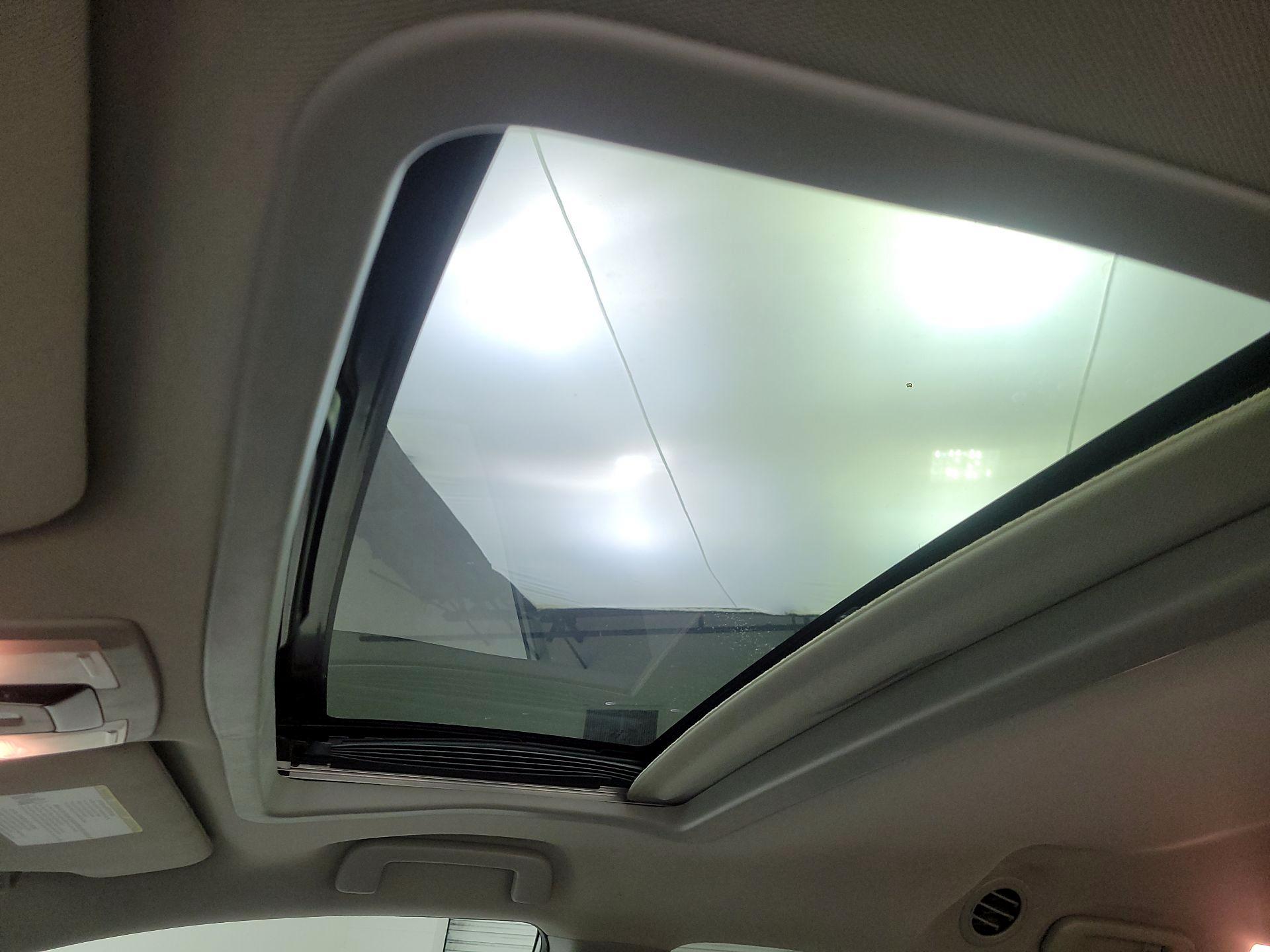 Thumbnail: 2020 Toyota Sienna - 19