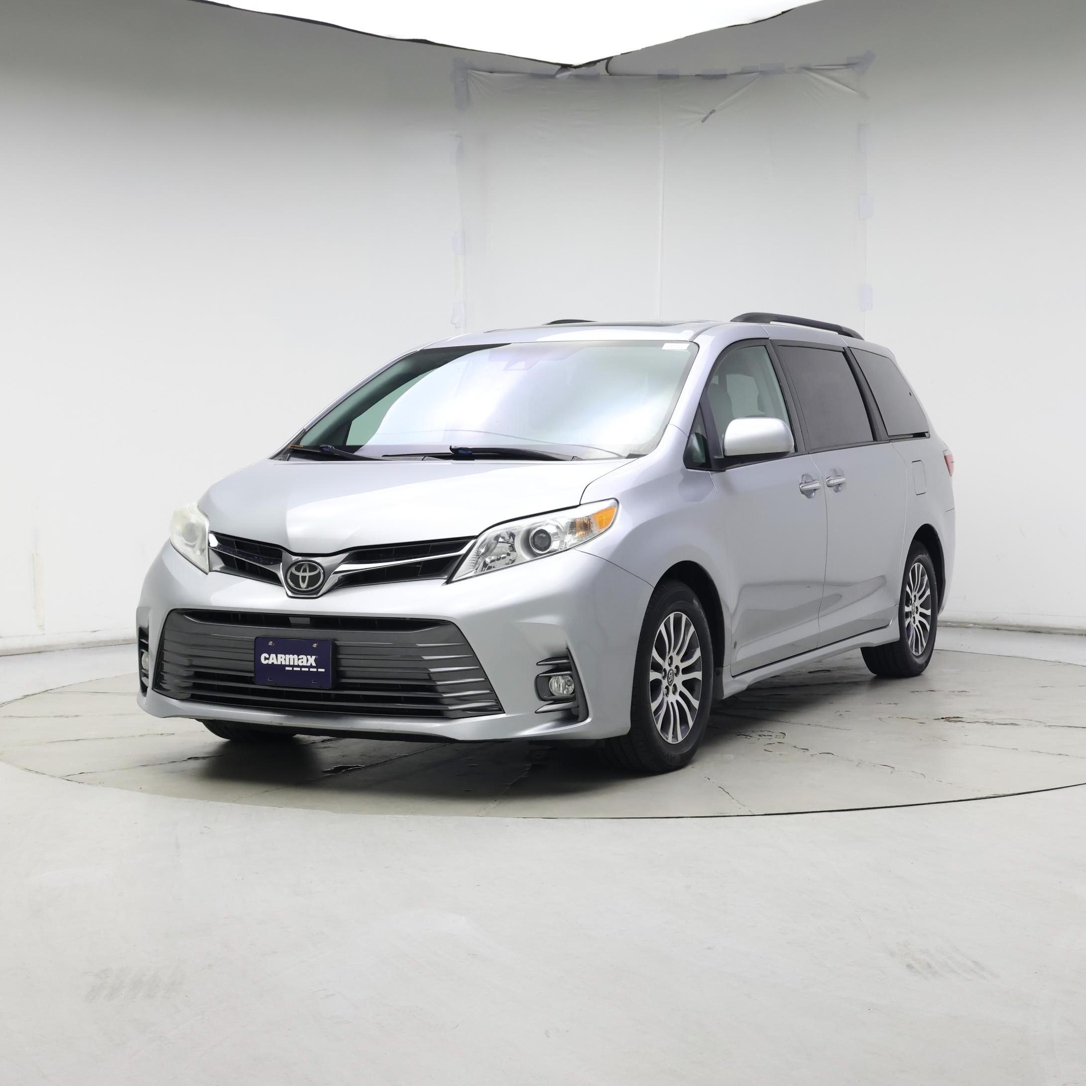 Thumbnail: 2020 Toyota Sienna - 4
