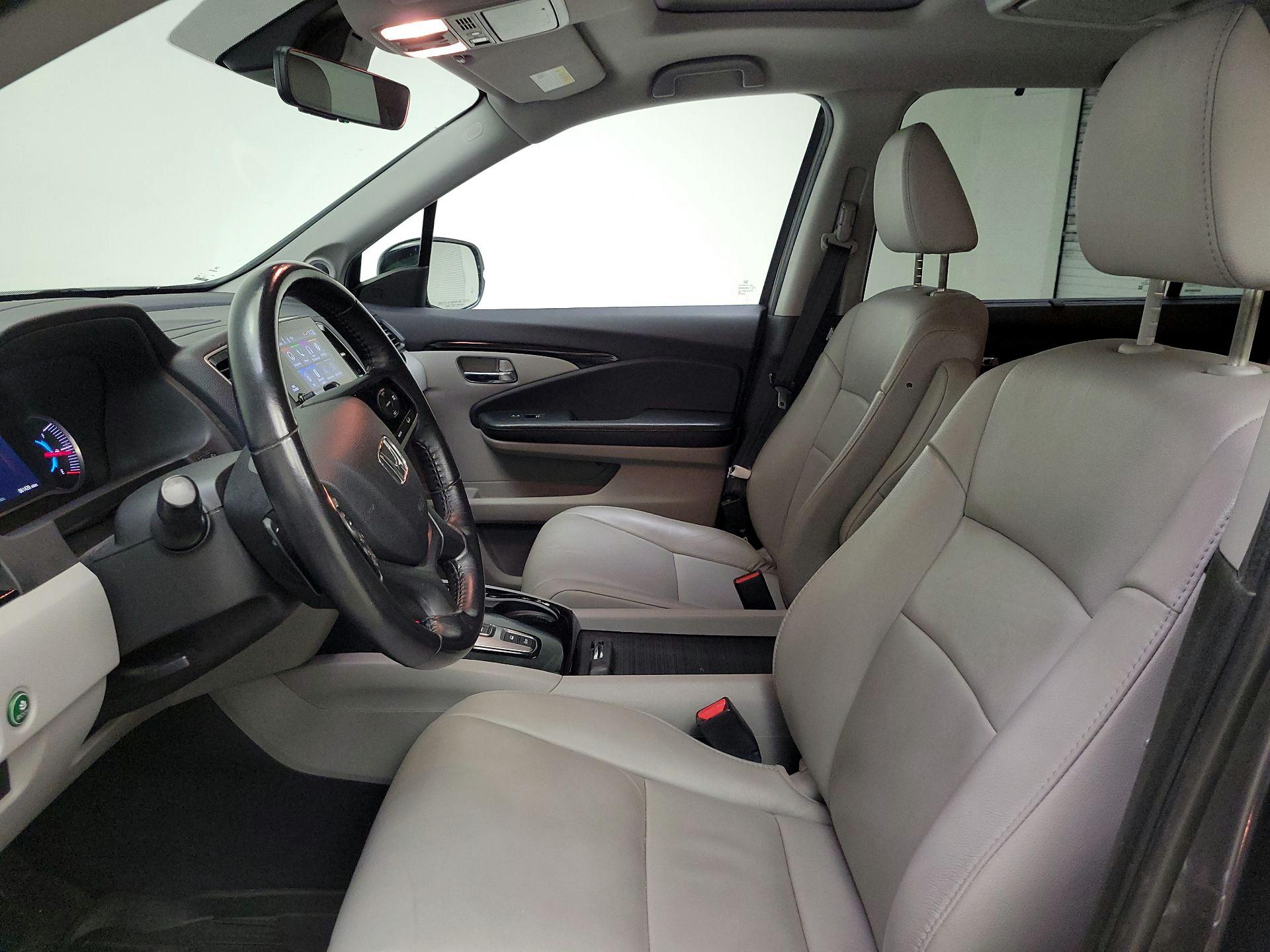 Thumbnail: 2019 Honda Pilot - 11