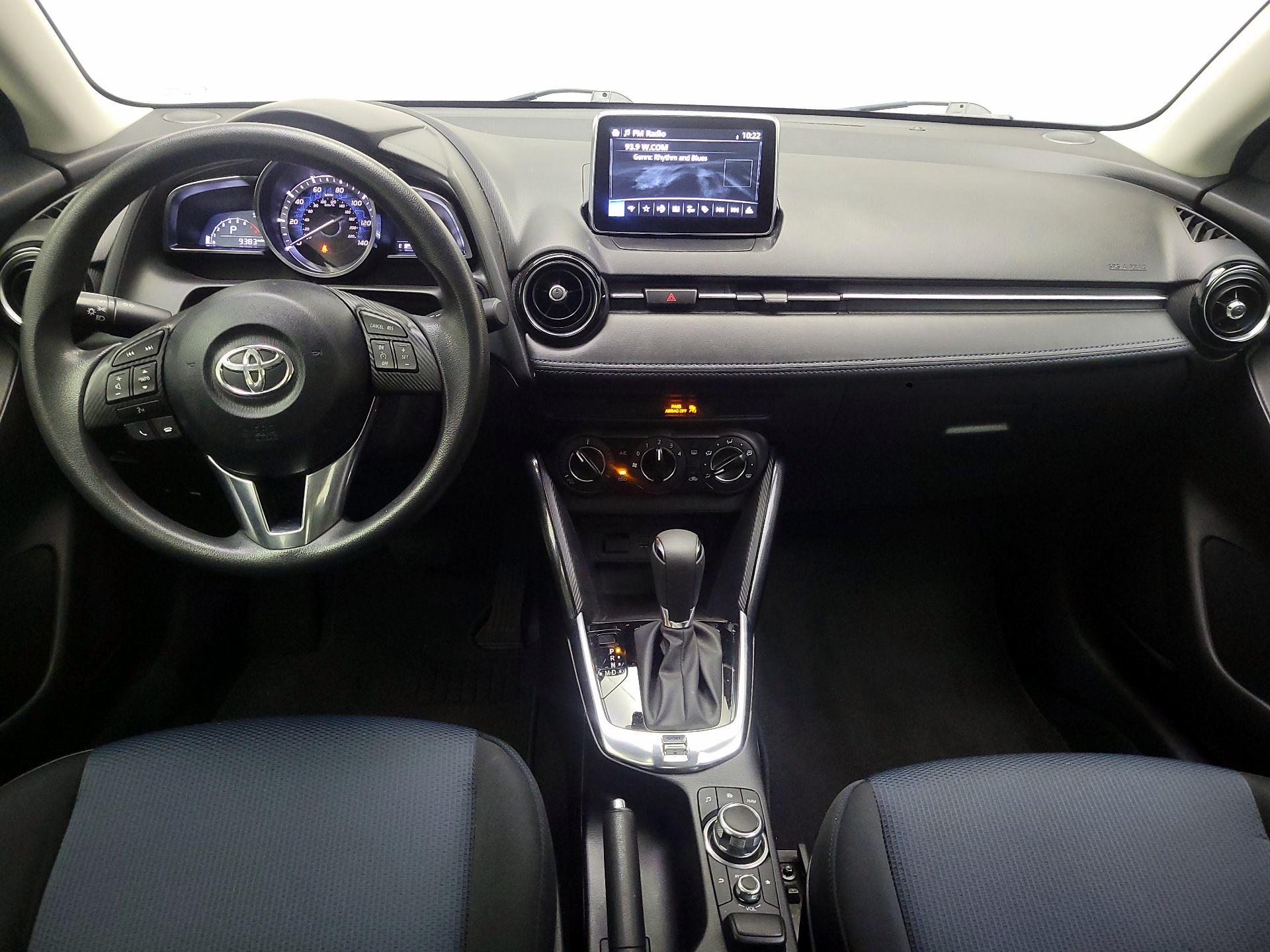 Thumbnail: 2017 Toyota Yaris iA - 9
