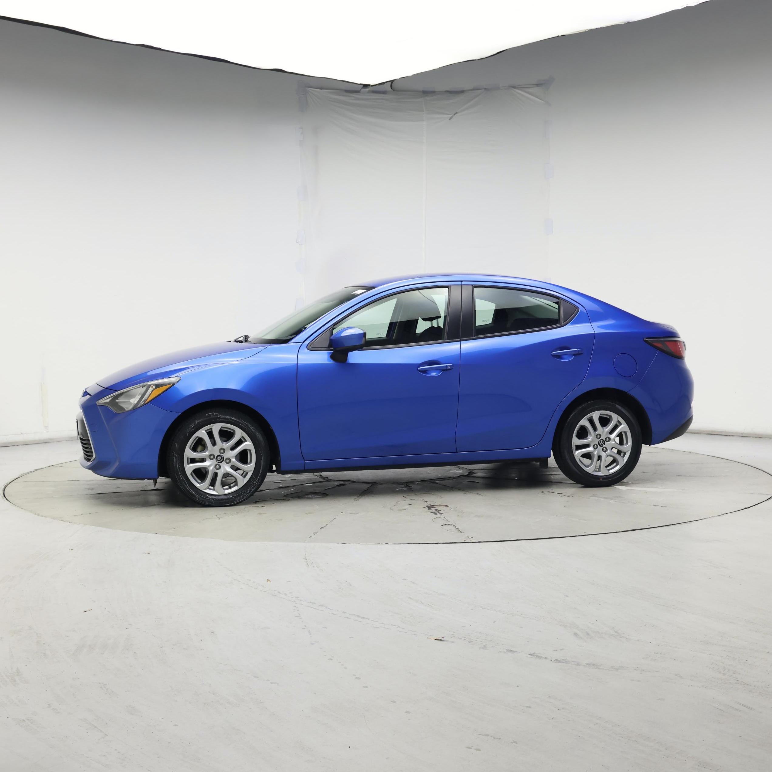 Thumbnail: 2017 Toyota Yaris iA - 3