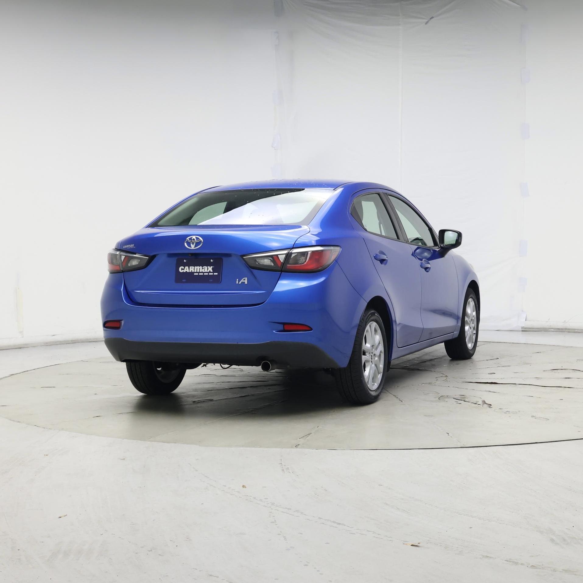 Thumbnail: 2017 Toyota Yaris iA - 8