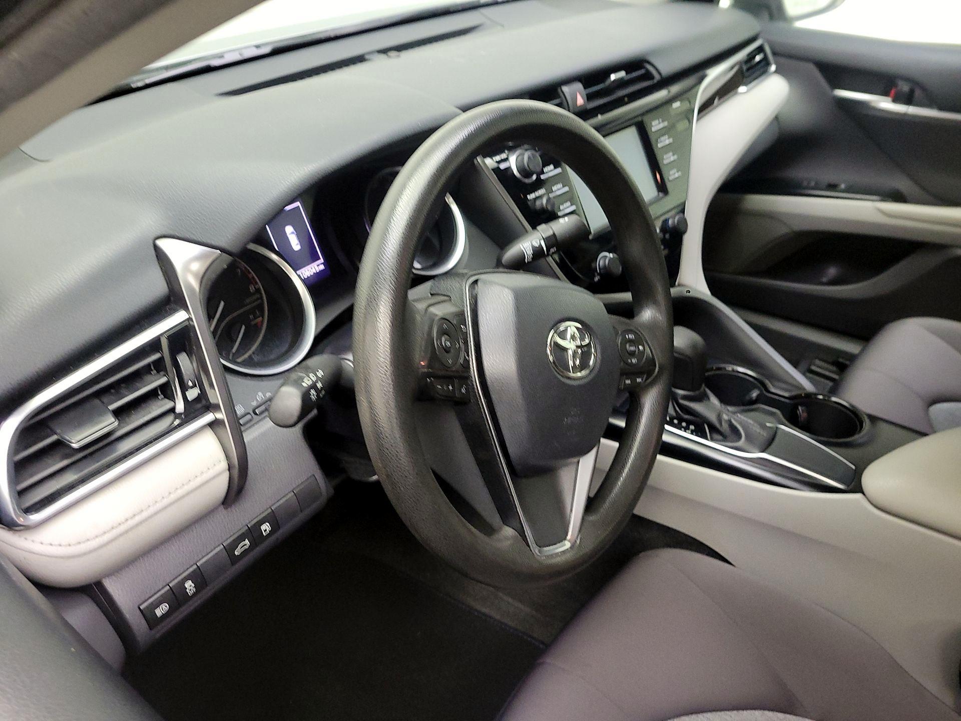 Thumbnail: 2018 Toyota Camry - 9
