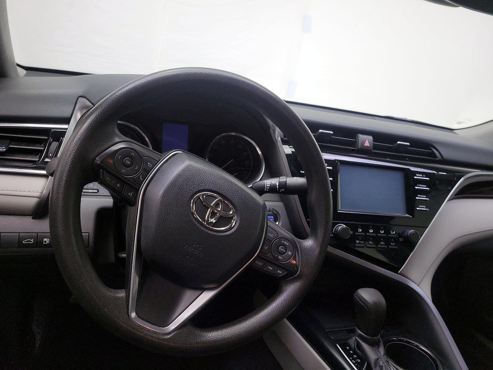 Thumbnail: 2018 Toyota Camry - 10