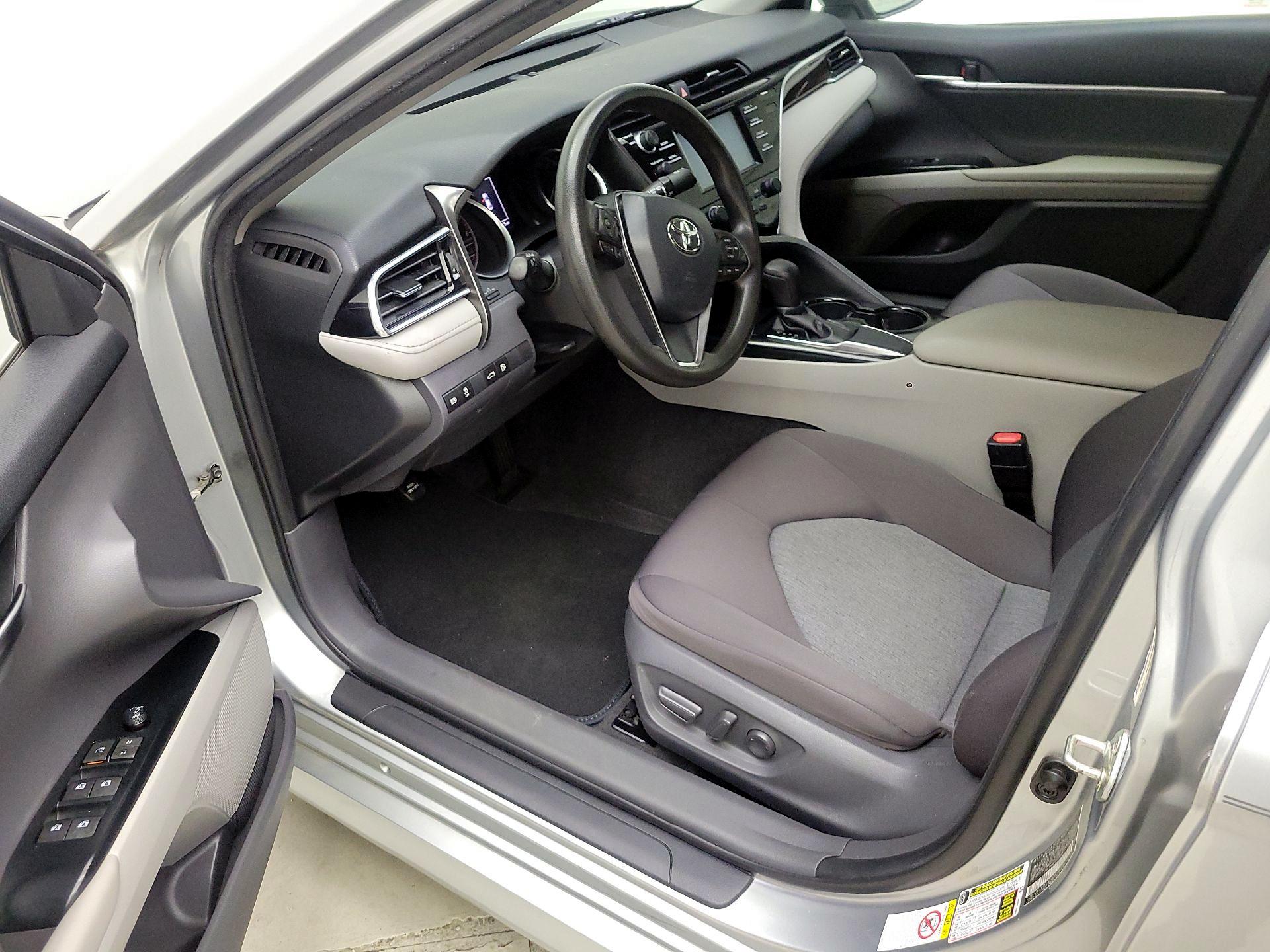 Thumbnail: 2018 Toyota Camry - 11