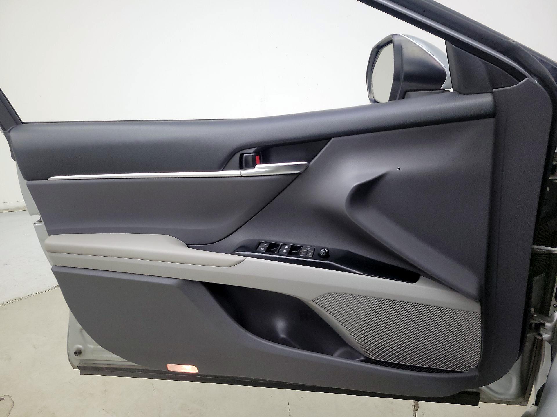 Thumbnail: 2018 Toyota Camry - 12