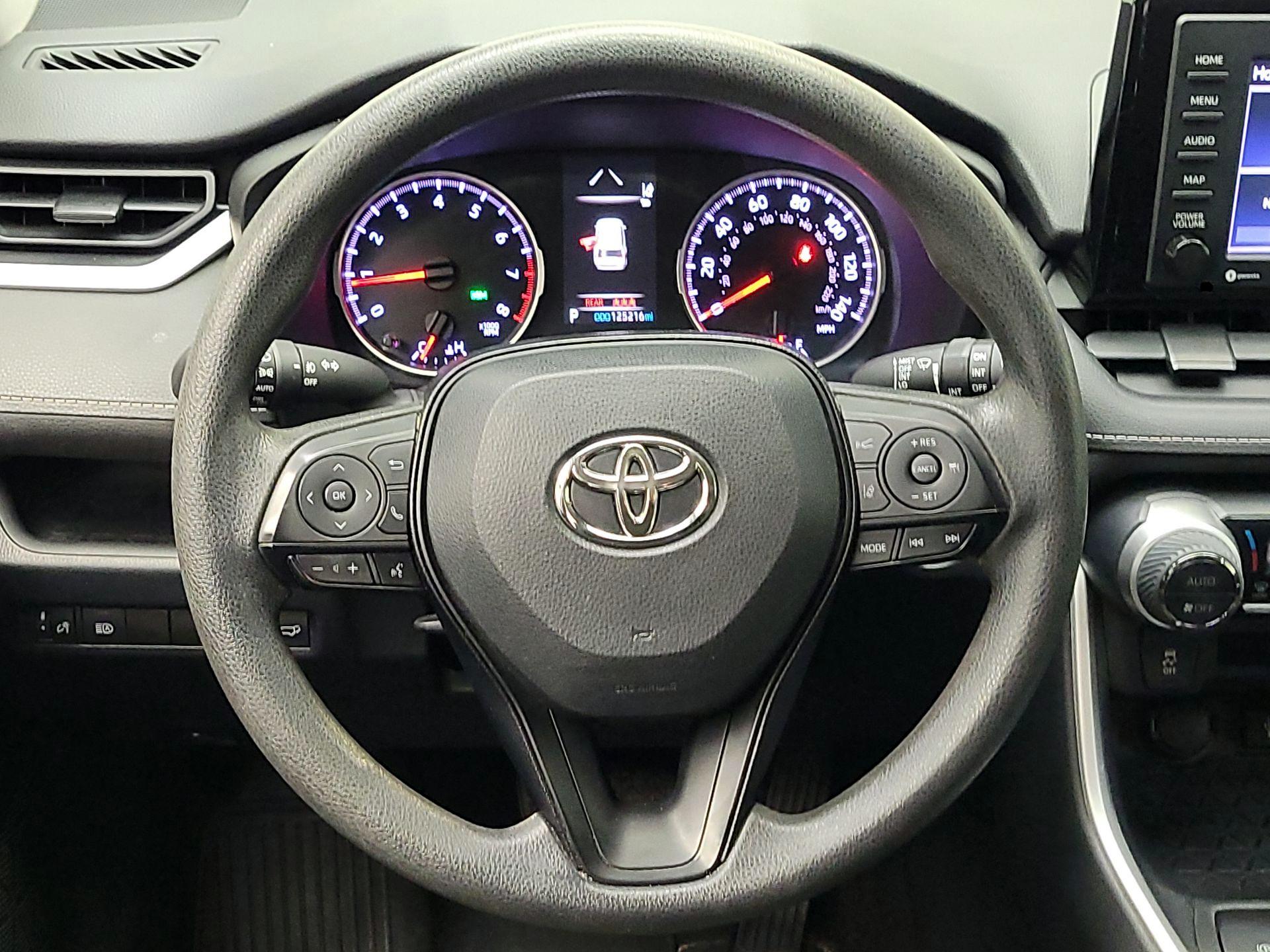 Thumbnail: 2020 Toyota RAV4 - 10