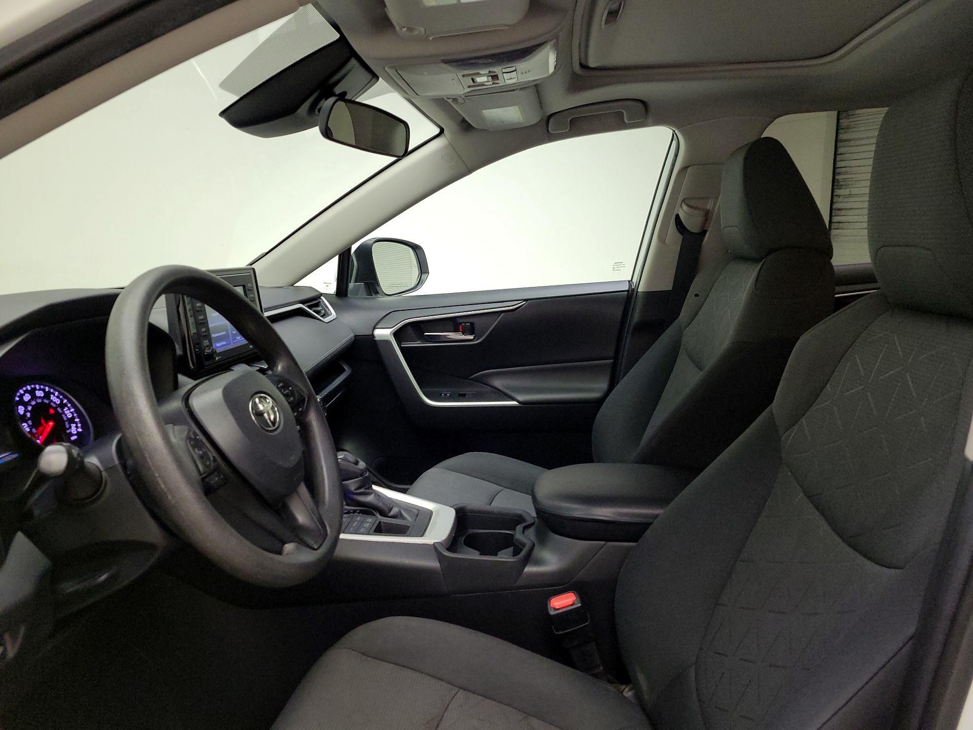 Thumbnail: 2020 Toyota RAV4 - 11