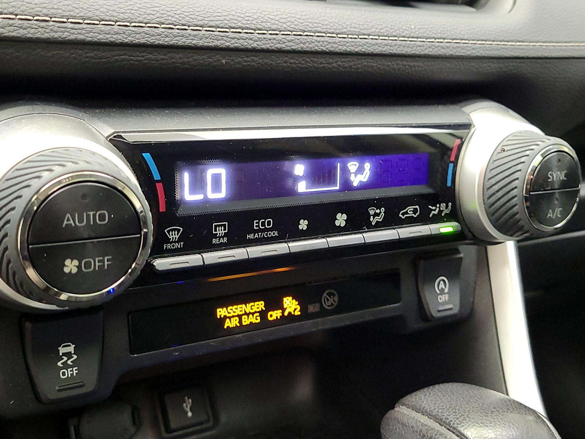 Thumbnail: 2020 Toyota RAV4 - 16