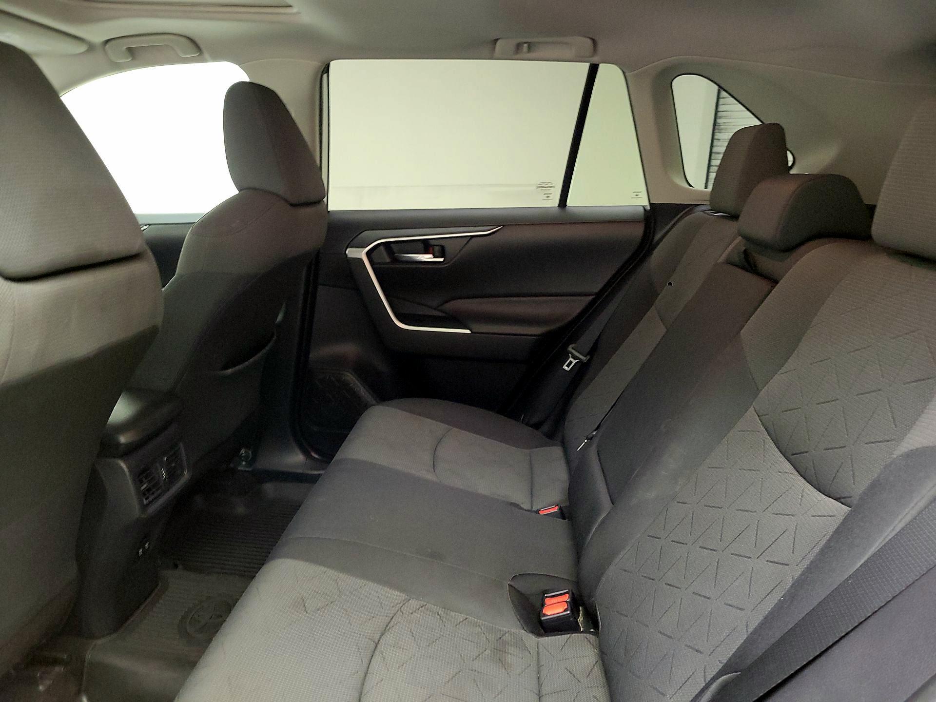 Thumbnail: 2020 Toyota RAV4 - 20