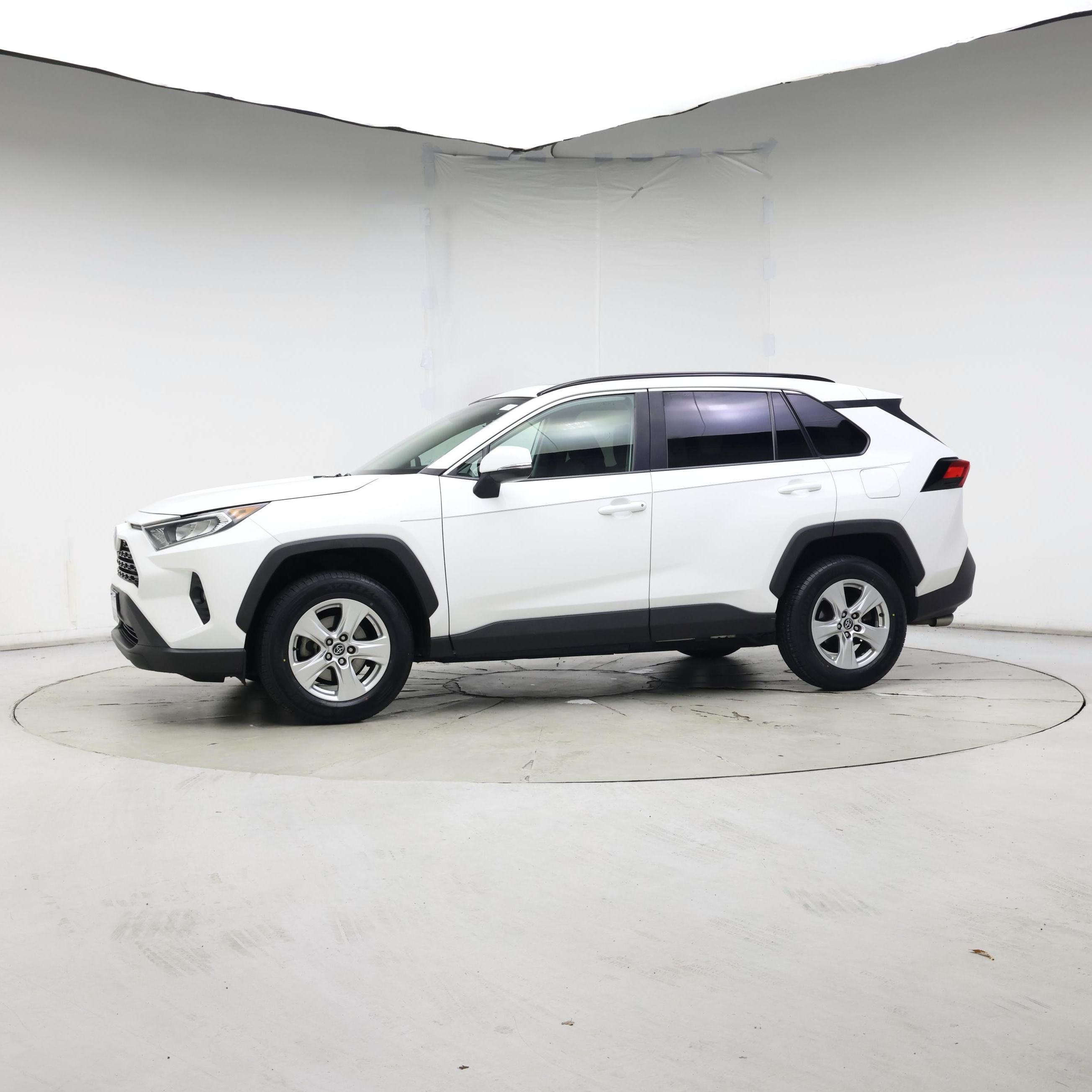 Thumbnail: 2020 Toyota RAV4 - 3