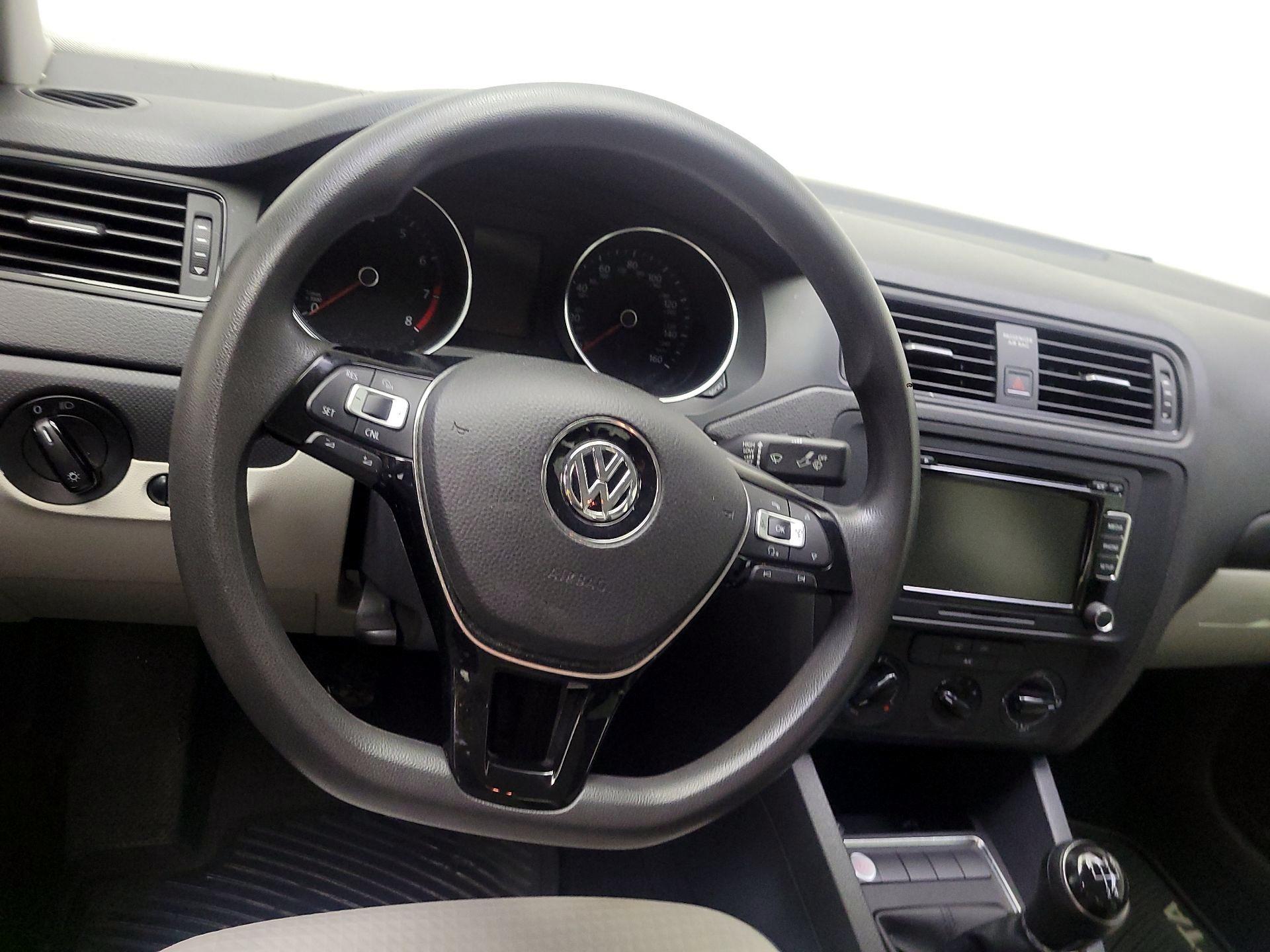Thumbnail: 2015 Volkswagen Jetta - 10
