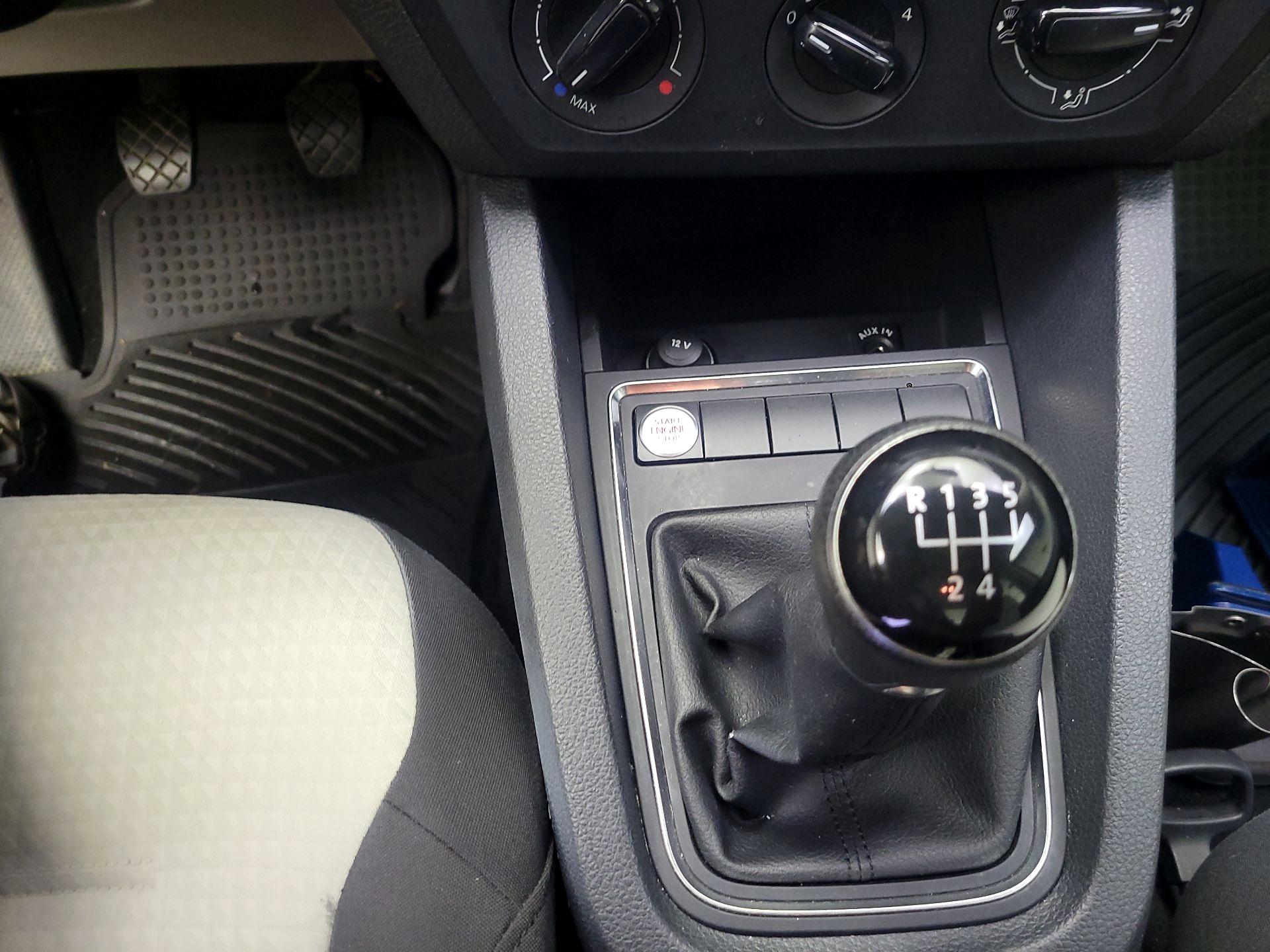 Thumbnail: 2015 Volkswagen Jetta - 17