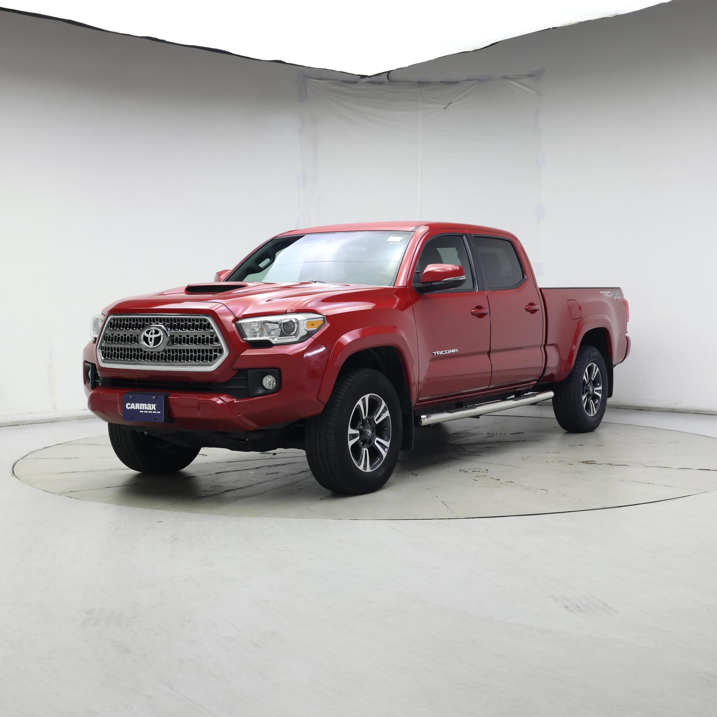 Thumbnail: 2017 Toyota Tacoma - 4