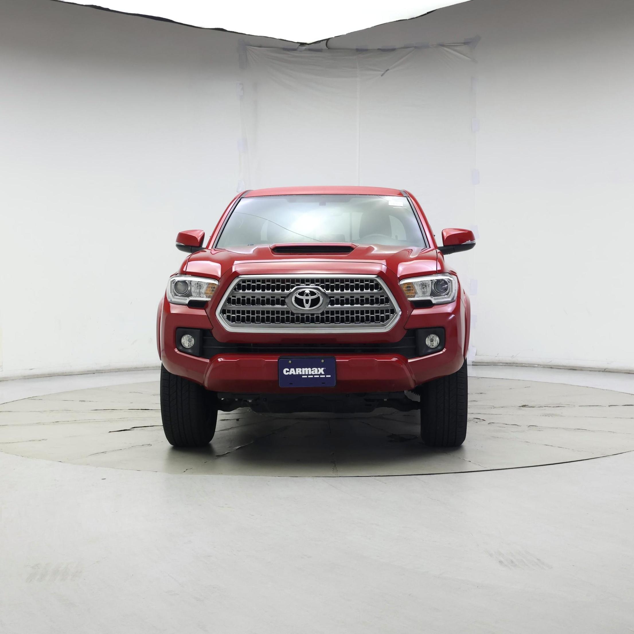 Thumbnail: 2017 Toyota Tacoma - 5