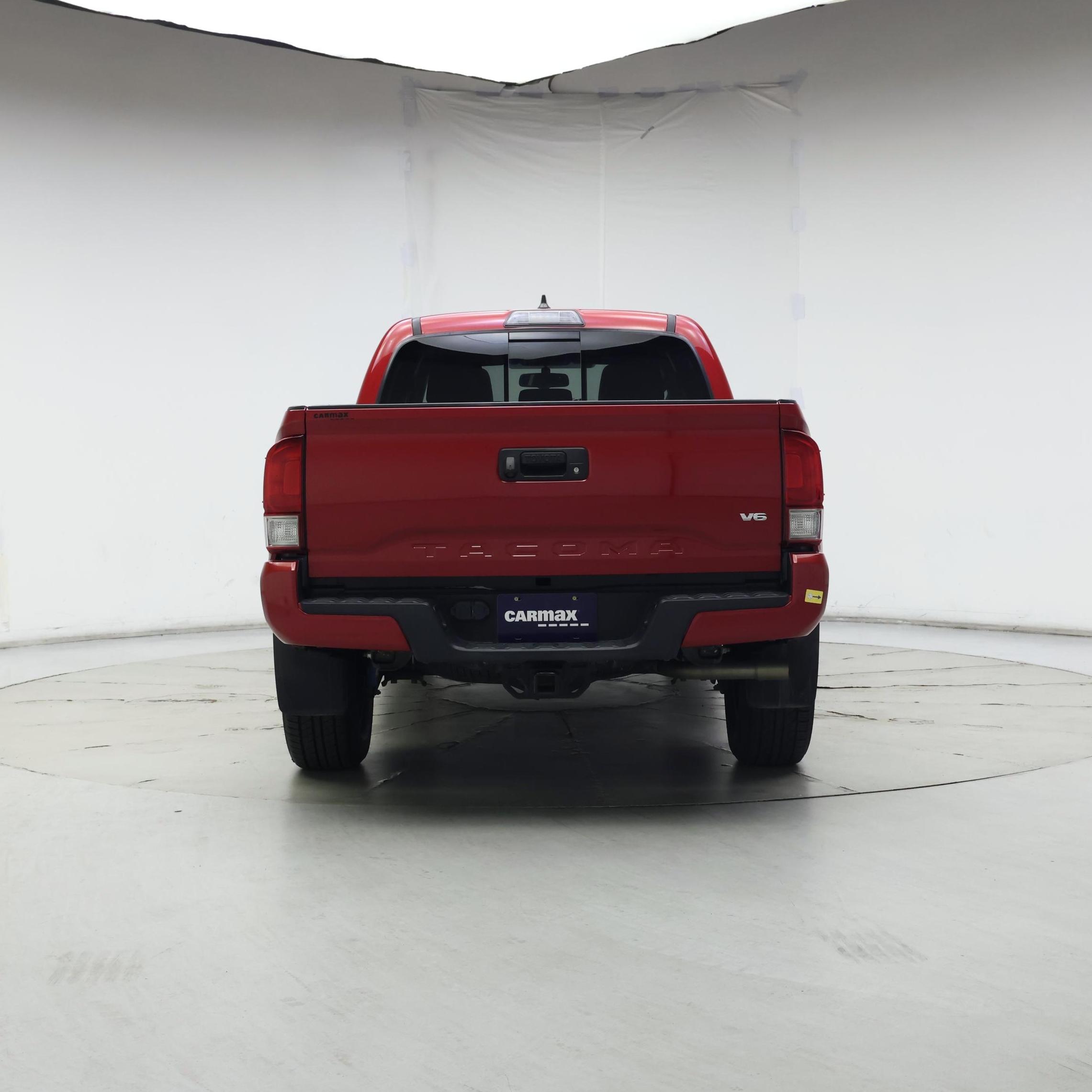 Thumbnail: 2017 Toyota Tacoma - 6