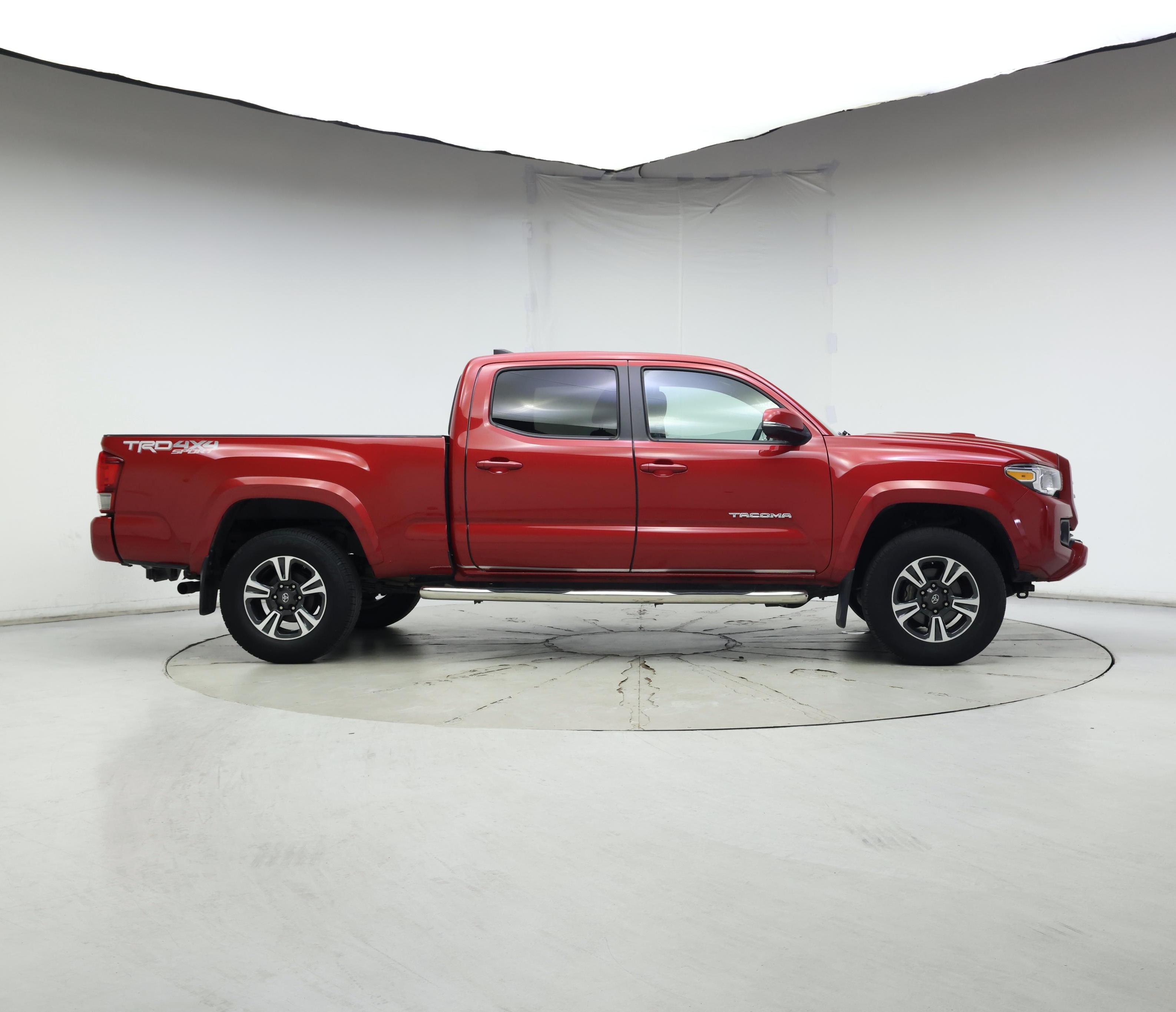 Thumbnail: 2017 Toyota Tacoma - 7